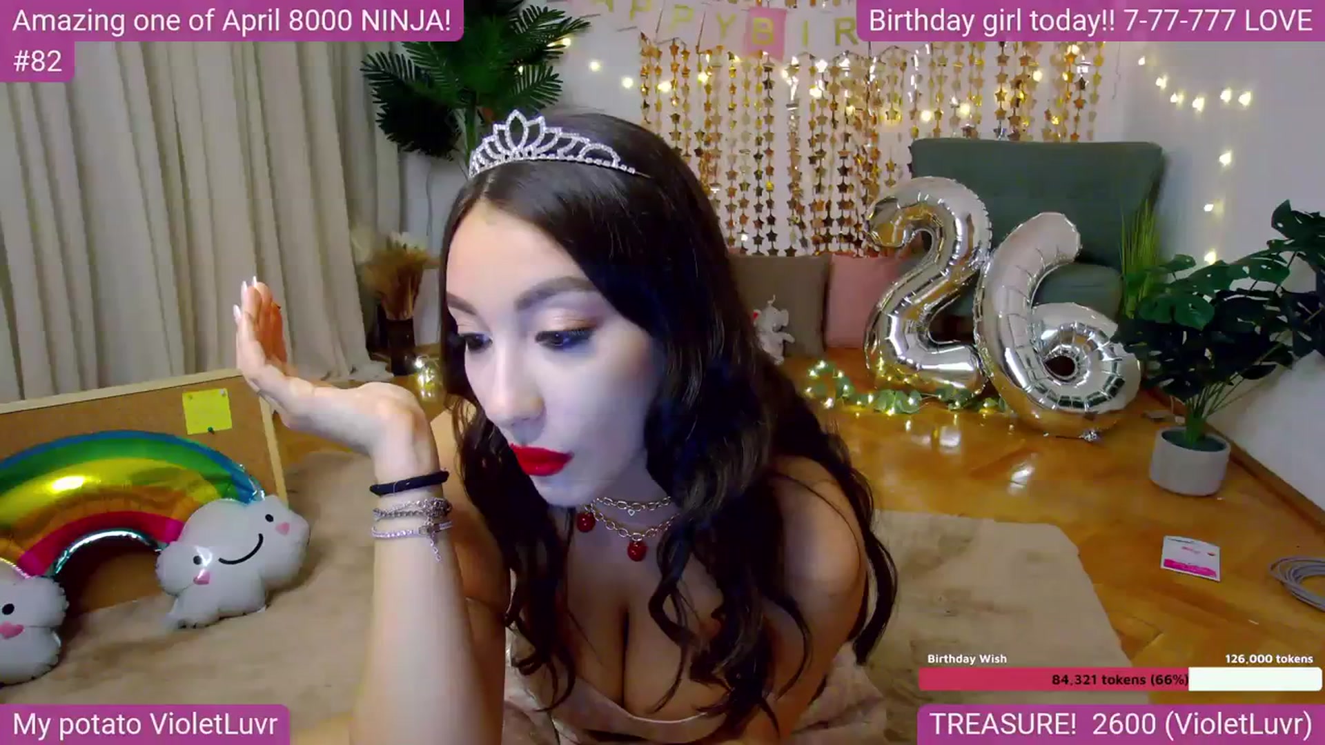 Gallery image thumbnail from SkyV_'s myfreecams stream on, 04/14/2024, 19:08 image 6 of 20