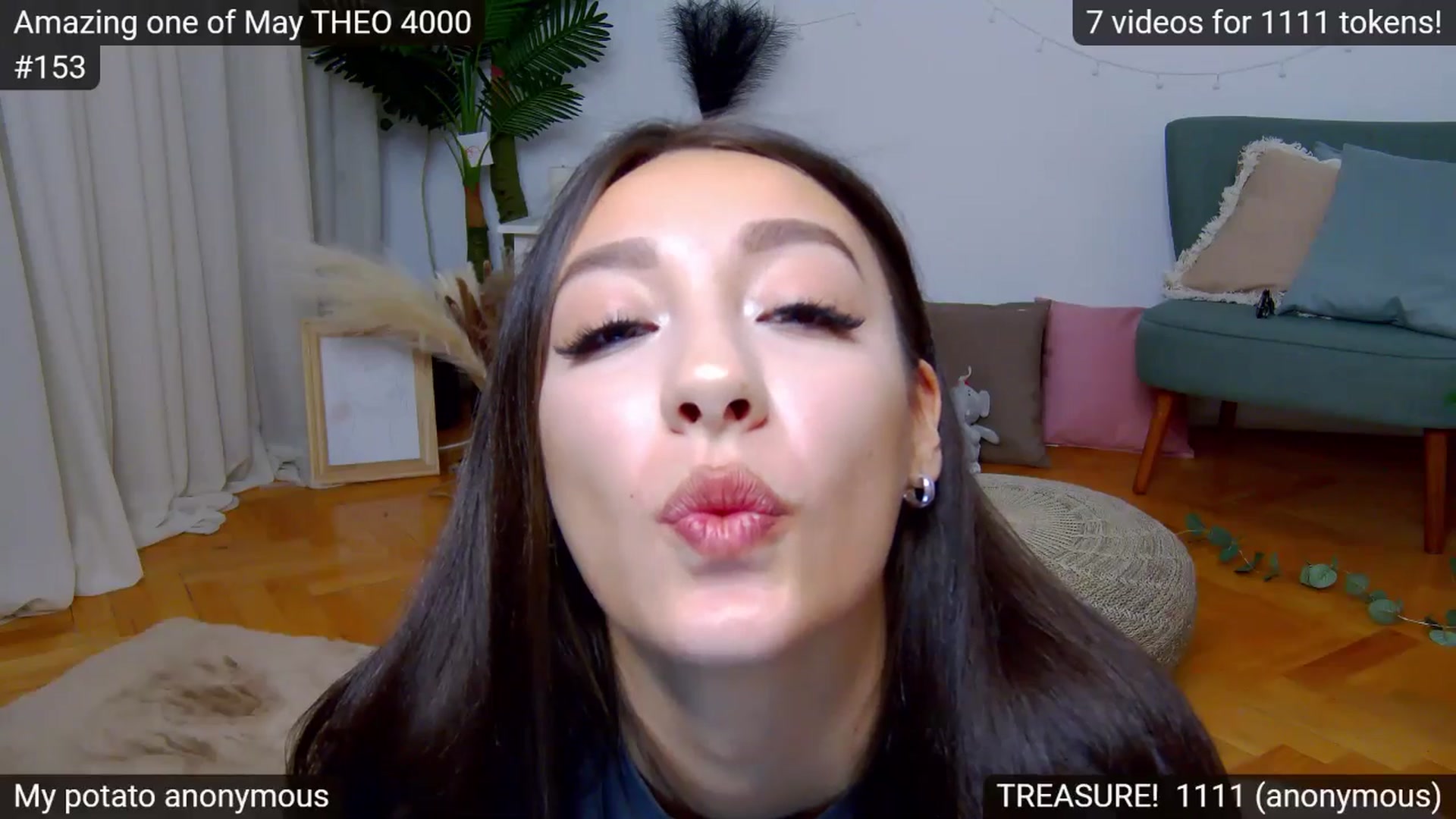 Gallery image thumbnail from SkyV_'s myfreecams stream on, 05/17/2024, 21:42 image 17 of 20