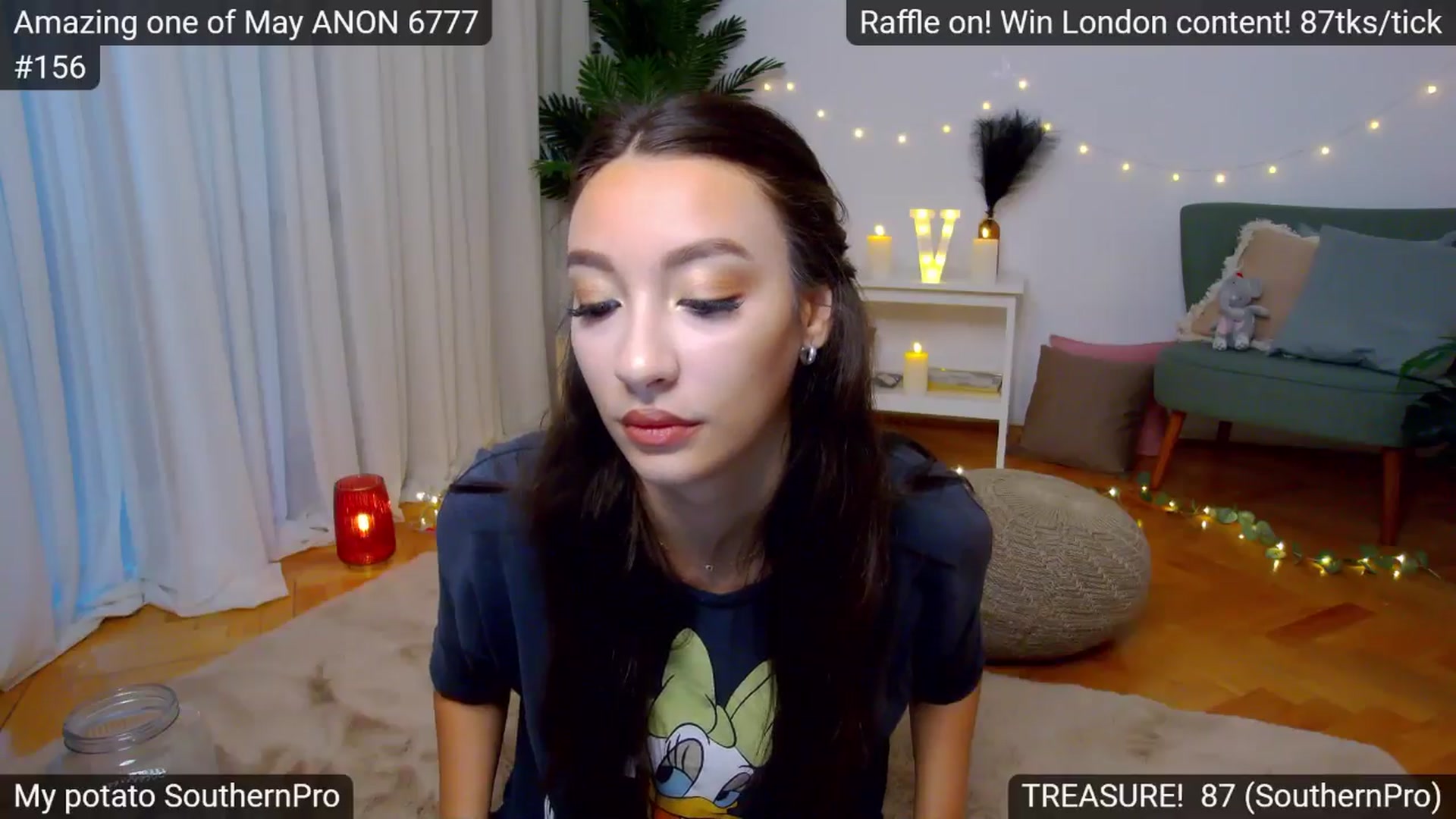 Gallery image thumbnail from SkyV_'s myfreecams stream on, 05/23/2024, 18:25 image 6 of 20