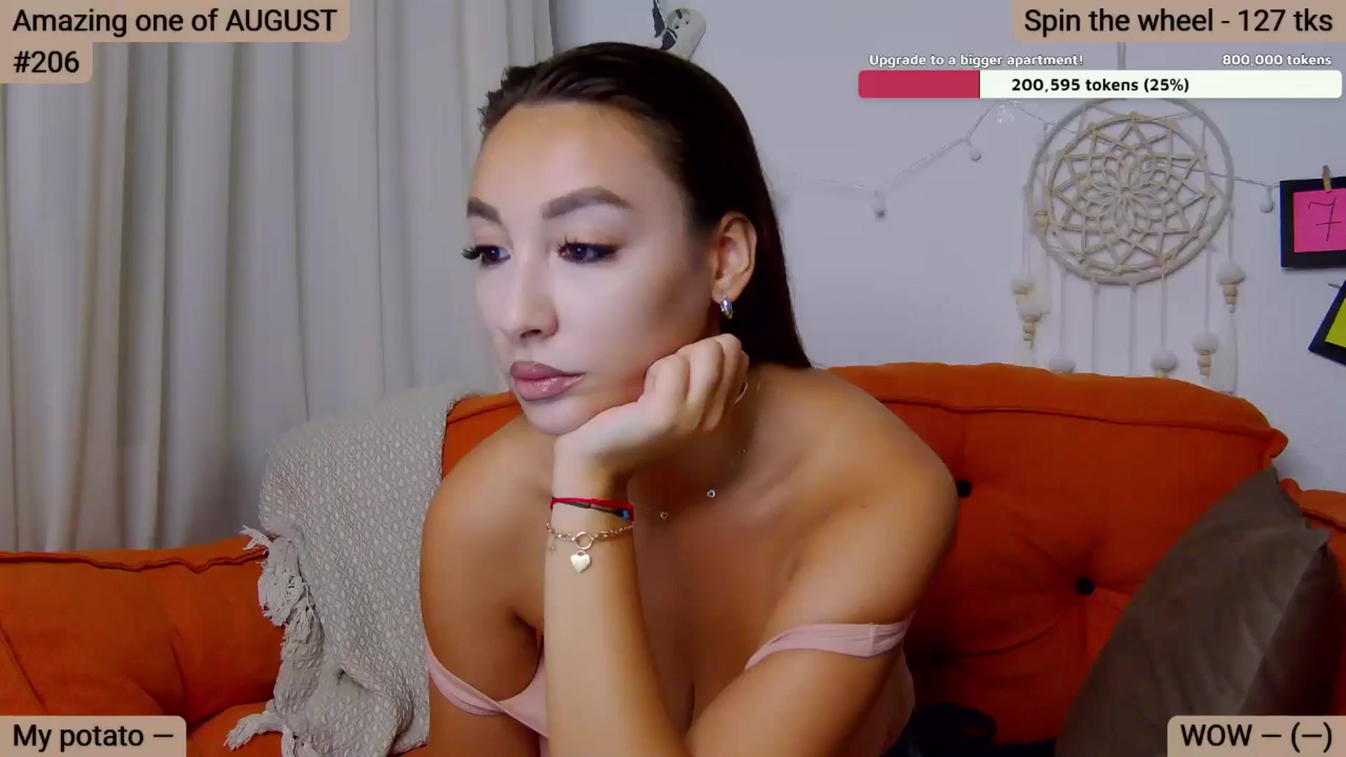 Gallery image thumbnail from SkyV_'s myfreecams stream on, 08/08/2024, 17:27 image 10 of 20