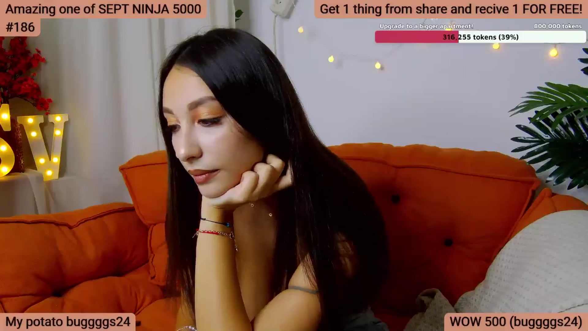 Gallery image thumbnail from SkyV_'s myfreecams stream on, 09/19/2024, 20:06 image 9 of 20
