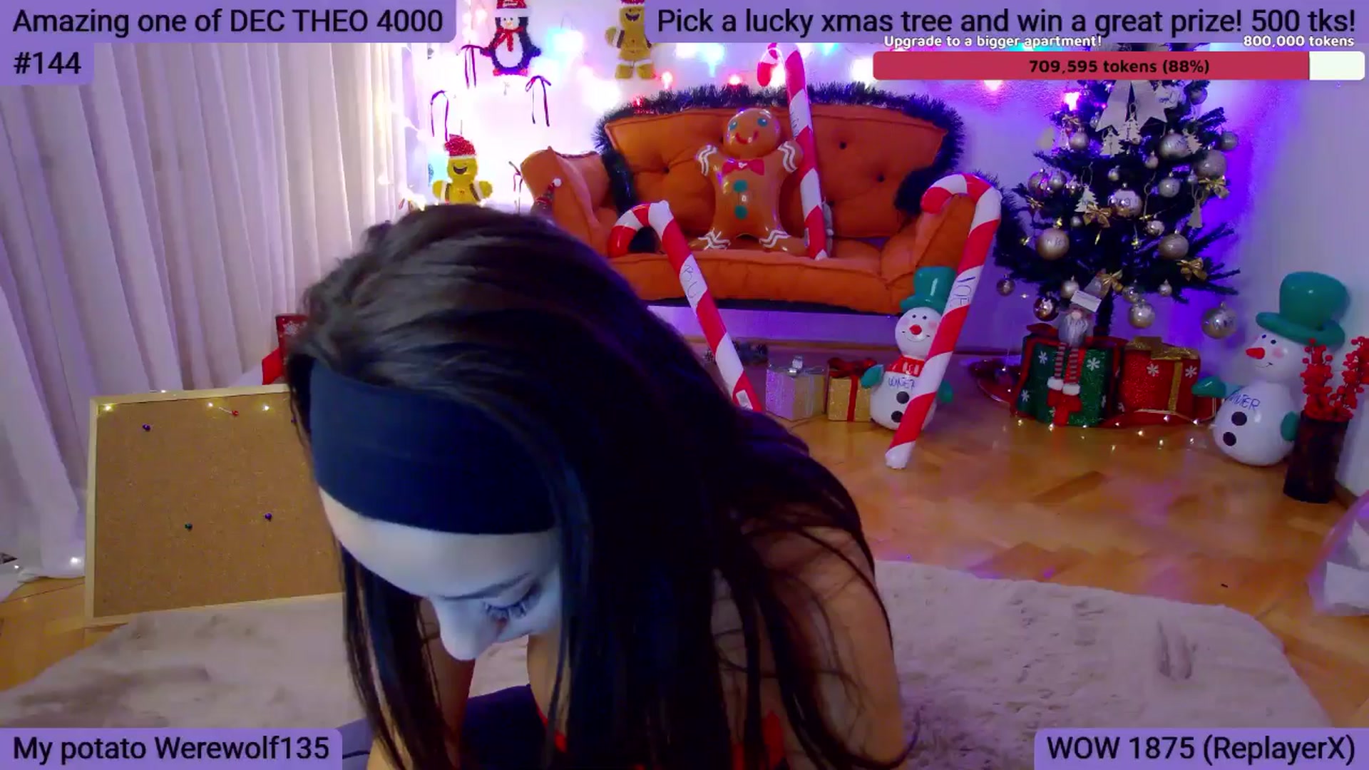 Gallery image thumbnail from SkyV_'s myfreecams stream on, 12/19/2024, 21:23 image 16 of 20