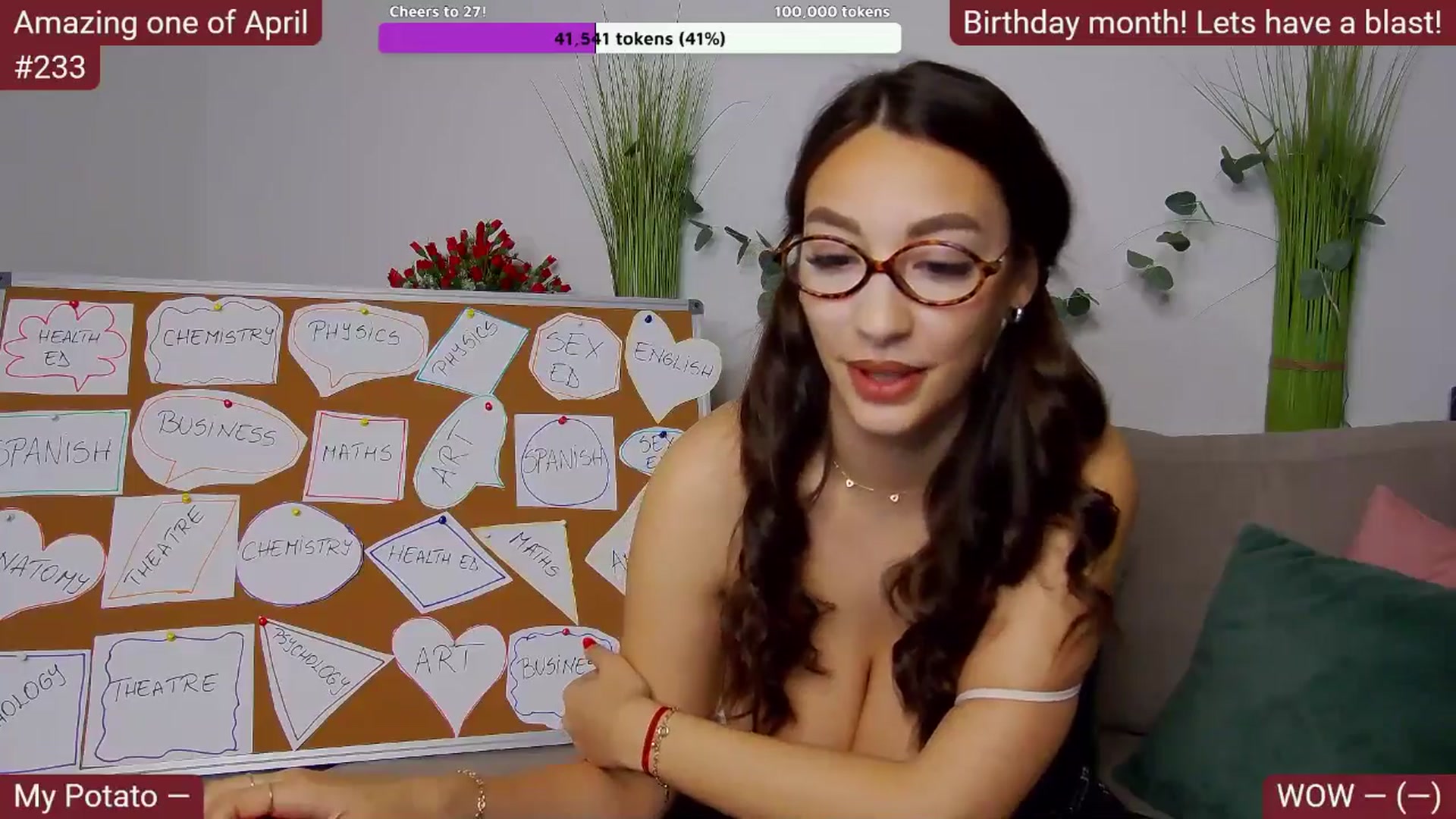Gallery image thumbnail from SkyV_'s myfreecams stream on, 04/12/2025, 18:39 image 2 of 20
