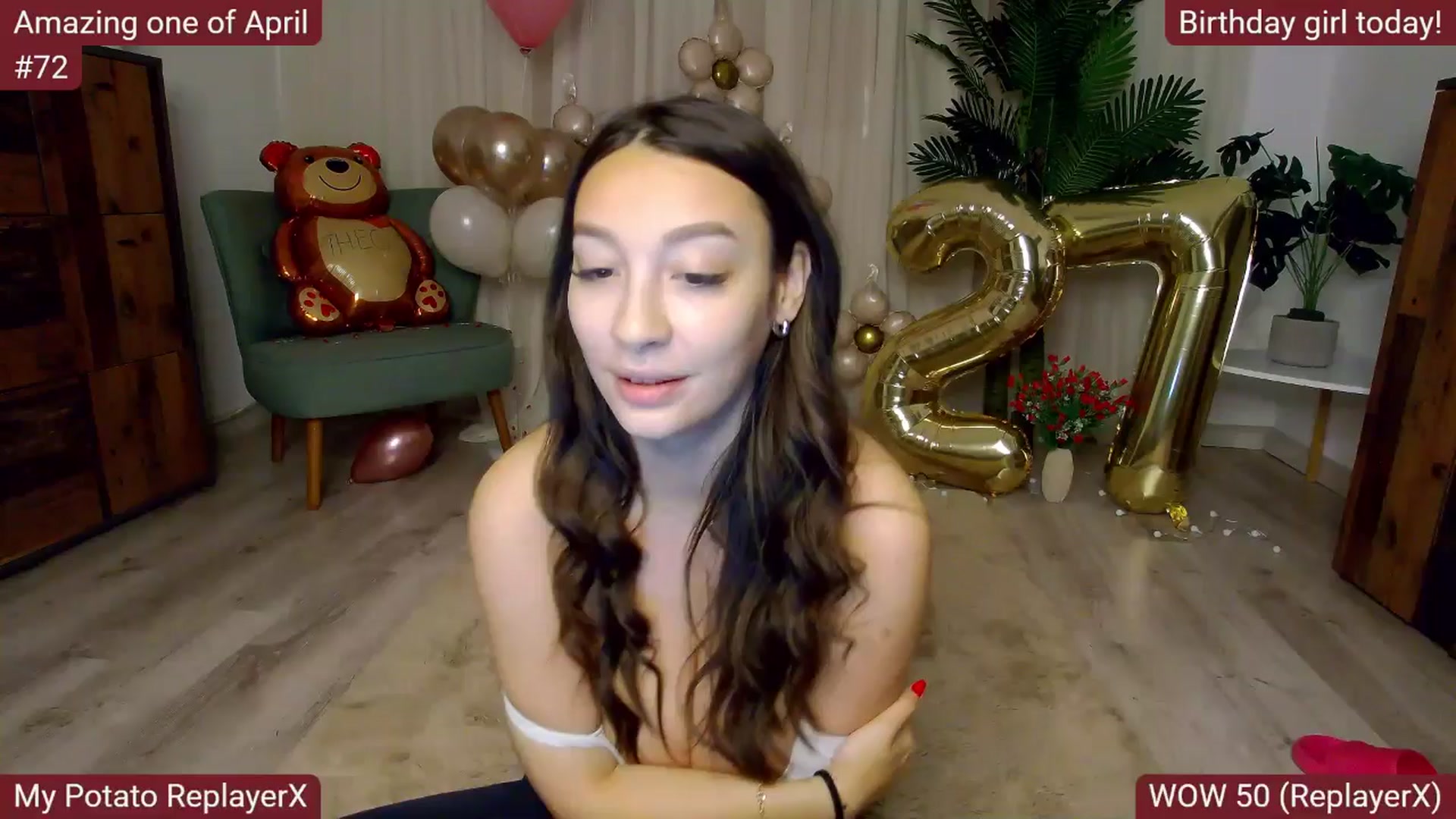 Gallery image thumbnail from SkyV_'s myfreecams stream on, 04/14/2025, 18:28 image 2 of 20