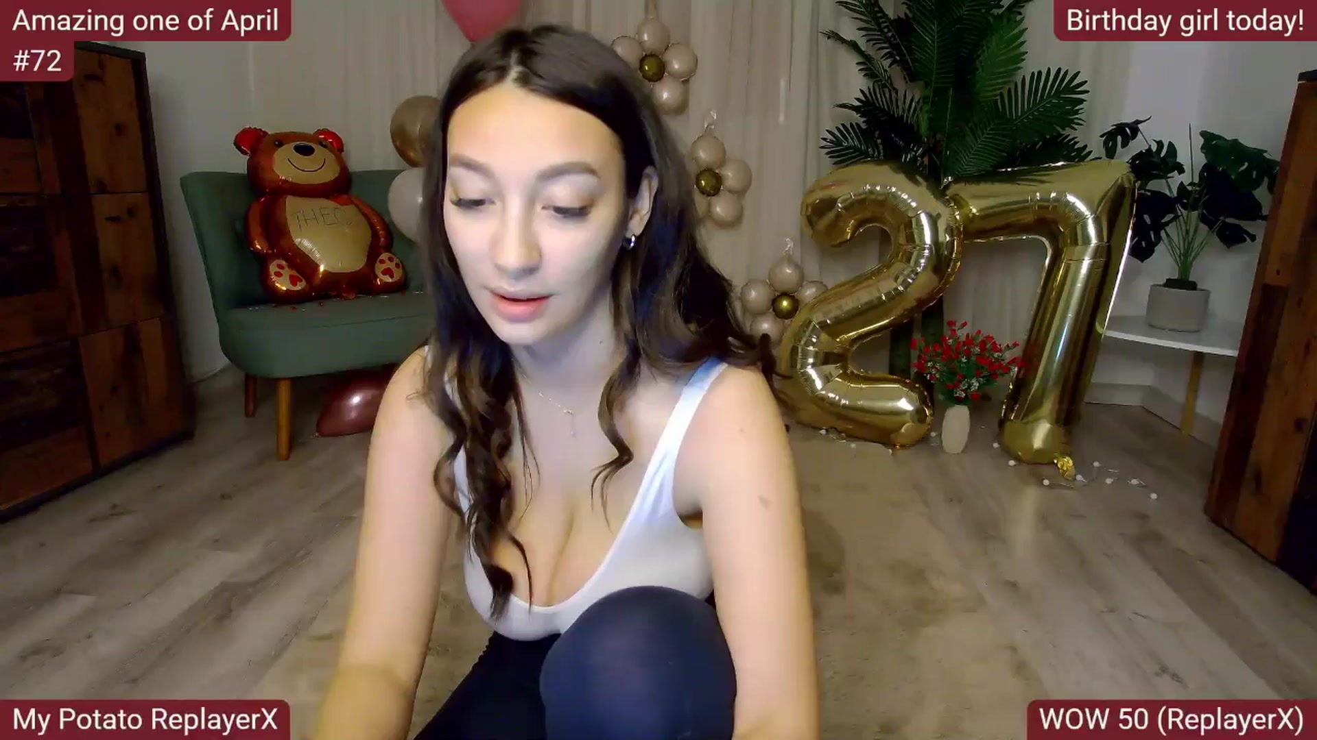 Gallery image thumbnail from SkyV_'s myfreecams stream on, 04/14/2025, 18:28 image 20 of 20