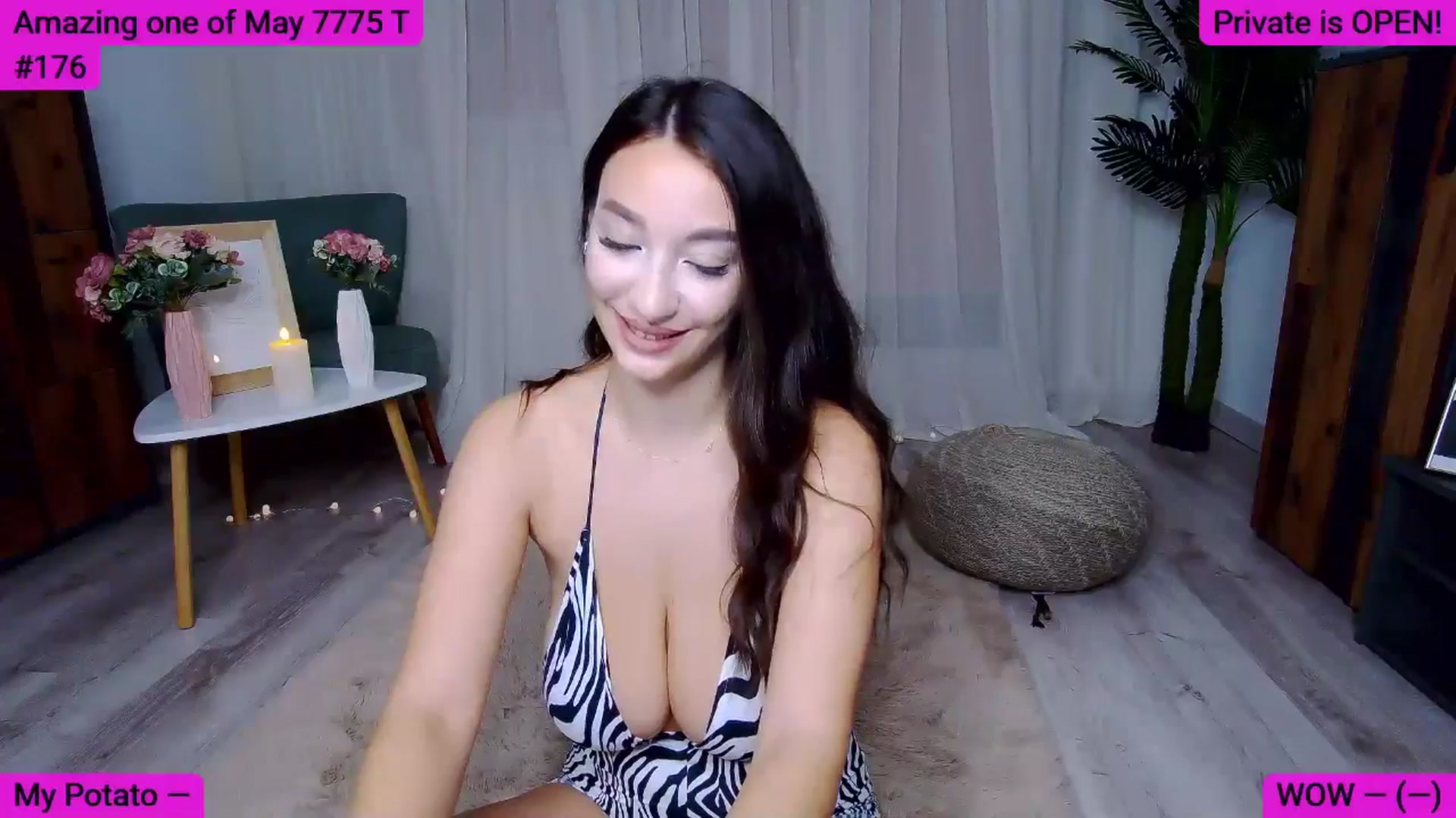 Gallery image thumbnail from SkyV_'s myfreecams stream on, 05/28/2025, 18:22 image 5 of 20