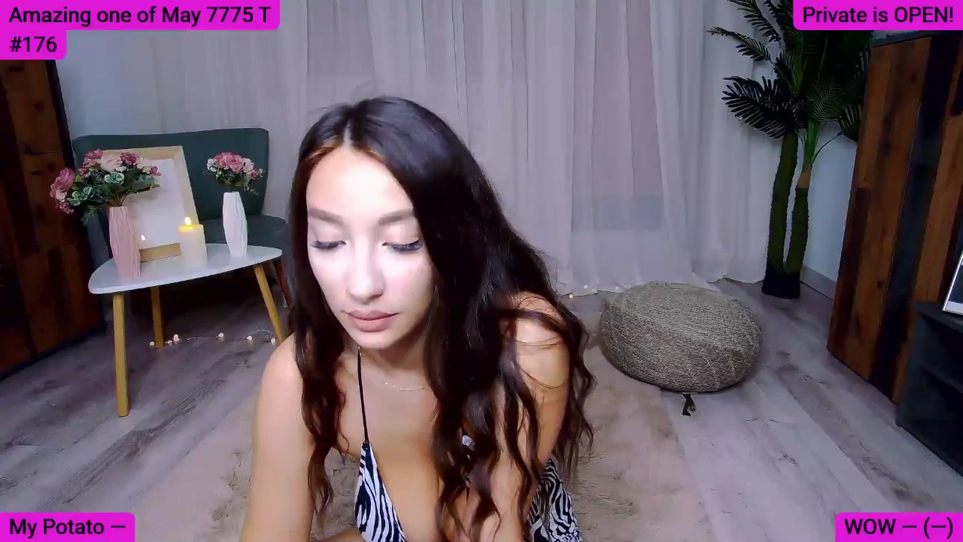 Gallery image thumbnail from SkyV_'s myfreecams stream on, 05/28/2025, 18:22 image 4 of 20