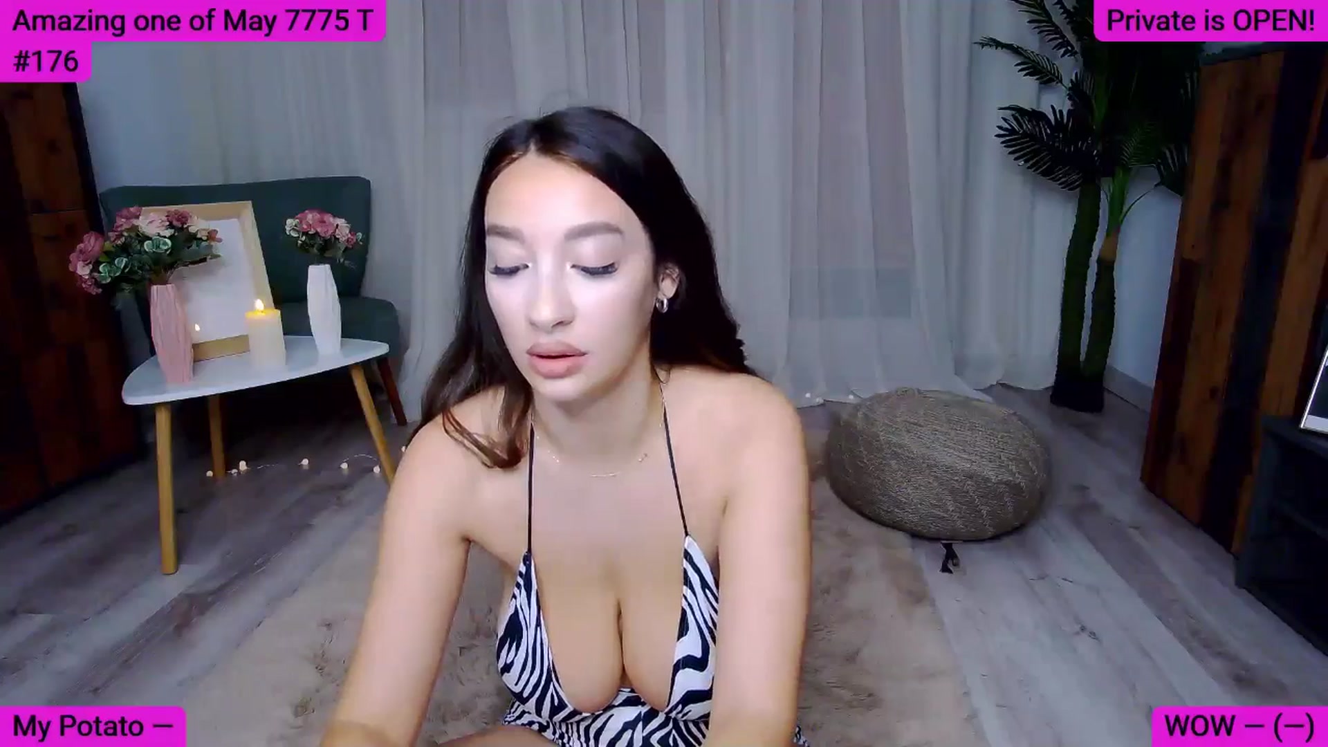 Gallery image thumbnail from SkyV_'s myfreecams stream on, 05/28/2025, 18:22 image 8 of 20