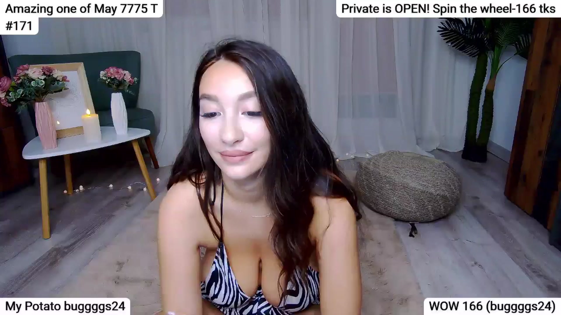Gallery image thumbnail from SkyV_'s myfreecams stream on, 05/28/2025, 19:00 image 10 of 20