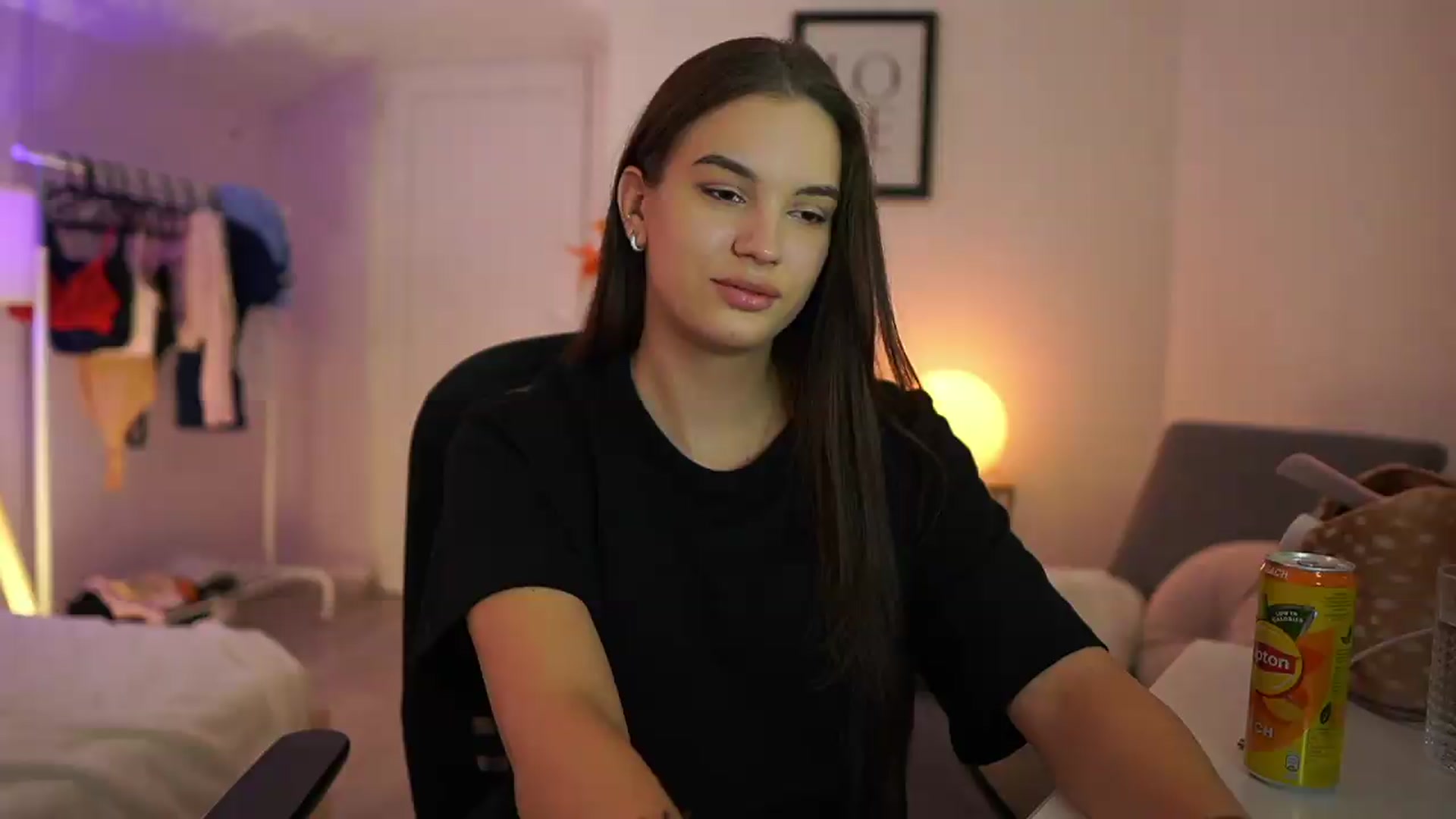Gallery image thumbnail from Sky_Kate's myfreecams stream on, 09/08/2026, 20:35 image 1 of 20