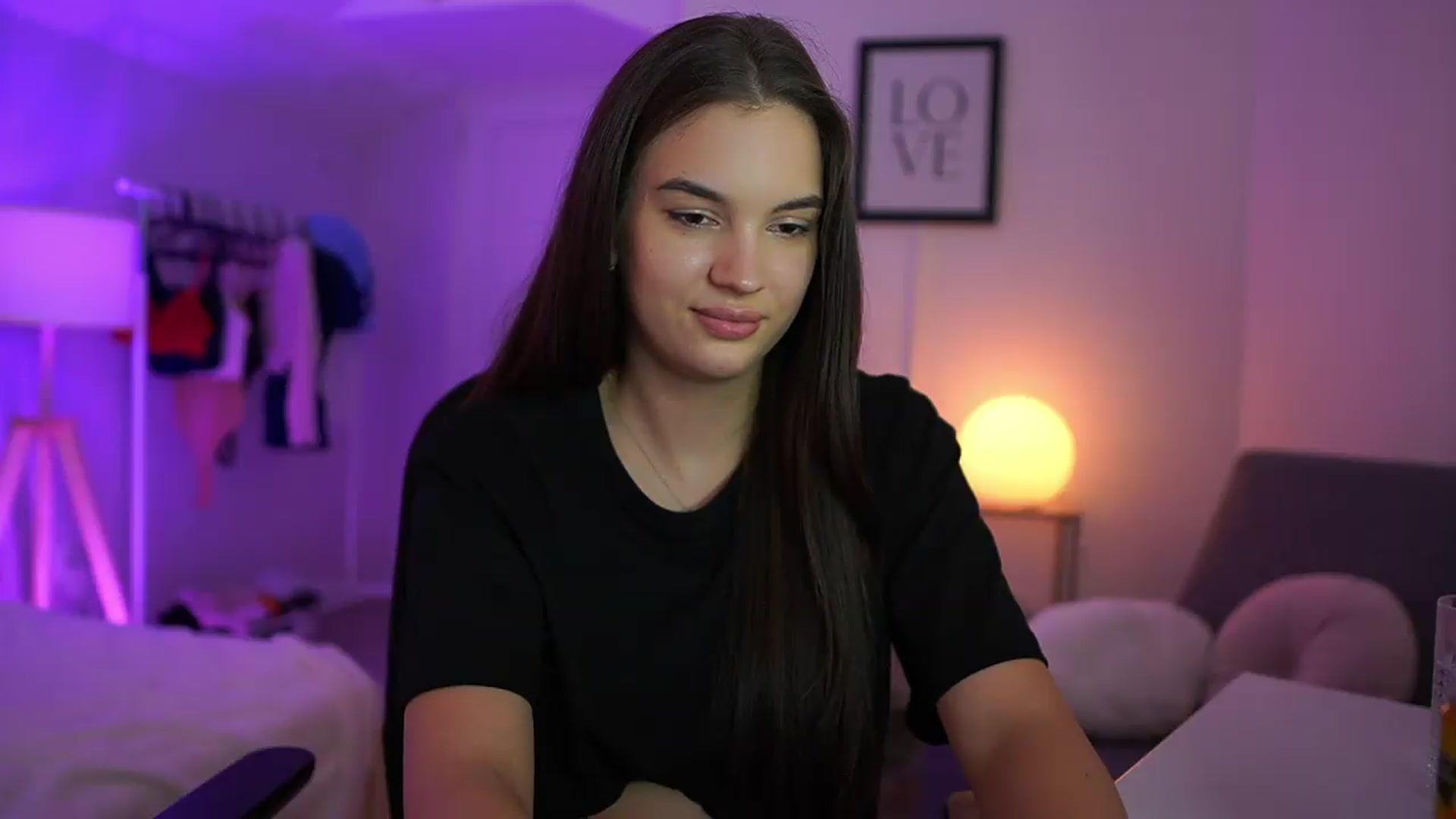Gallery image thumbnail from Sky_Kate's myfreecams stream on, 09/08/2026, 20:35 image 17 of 20
