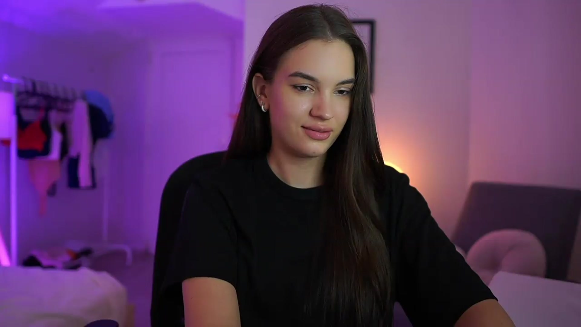 Gallery image thumbnail from Sky_Kate's myfreecams stream on, 09/08/2026, 20:35 image 8 of 20