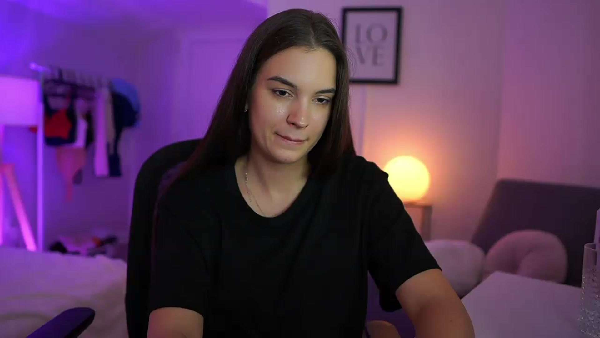 Gallery image thumbnail from Sky_Kate's myfreecams stream on, 09/08/2026, 21:48 image 17 of 20