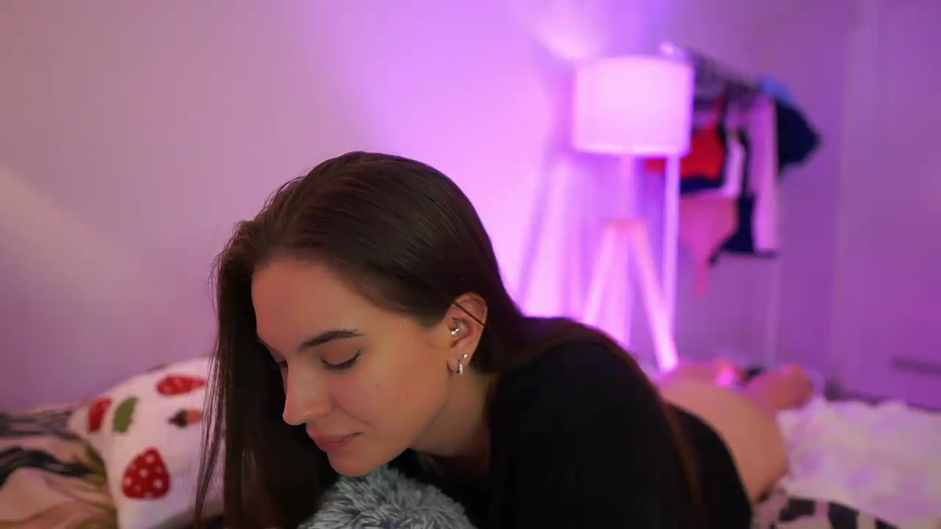 Gallery image thumbnail from Sky_Kate's myfreecams stream on, 09/08/2026, 23:27 image 10 of 20