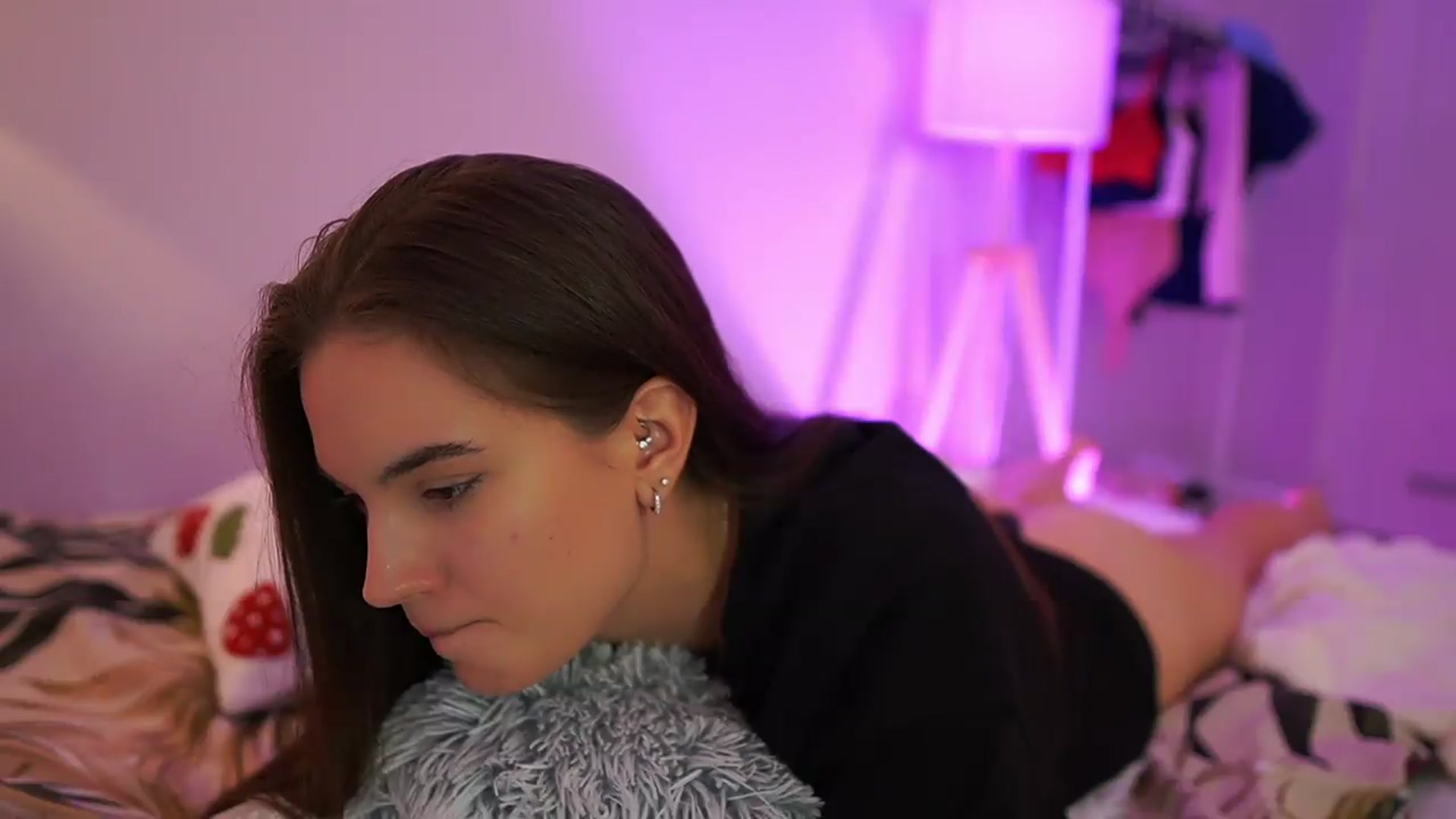 Gallery image thumbnail from Sky_Kate's myfreecams stream on, 09/08/2026, 23:27 image 18 of 20
