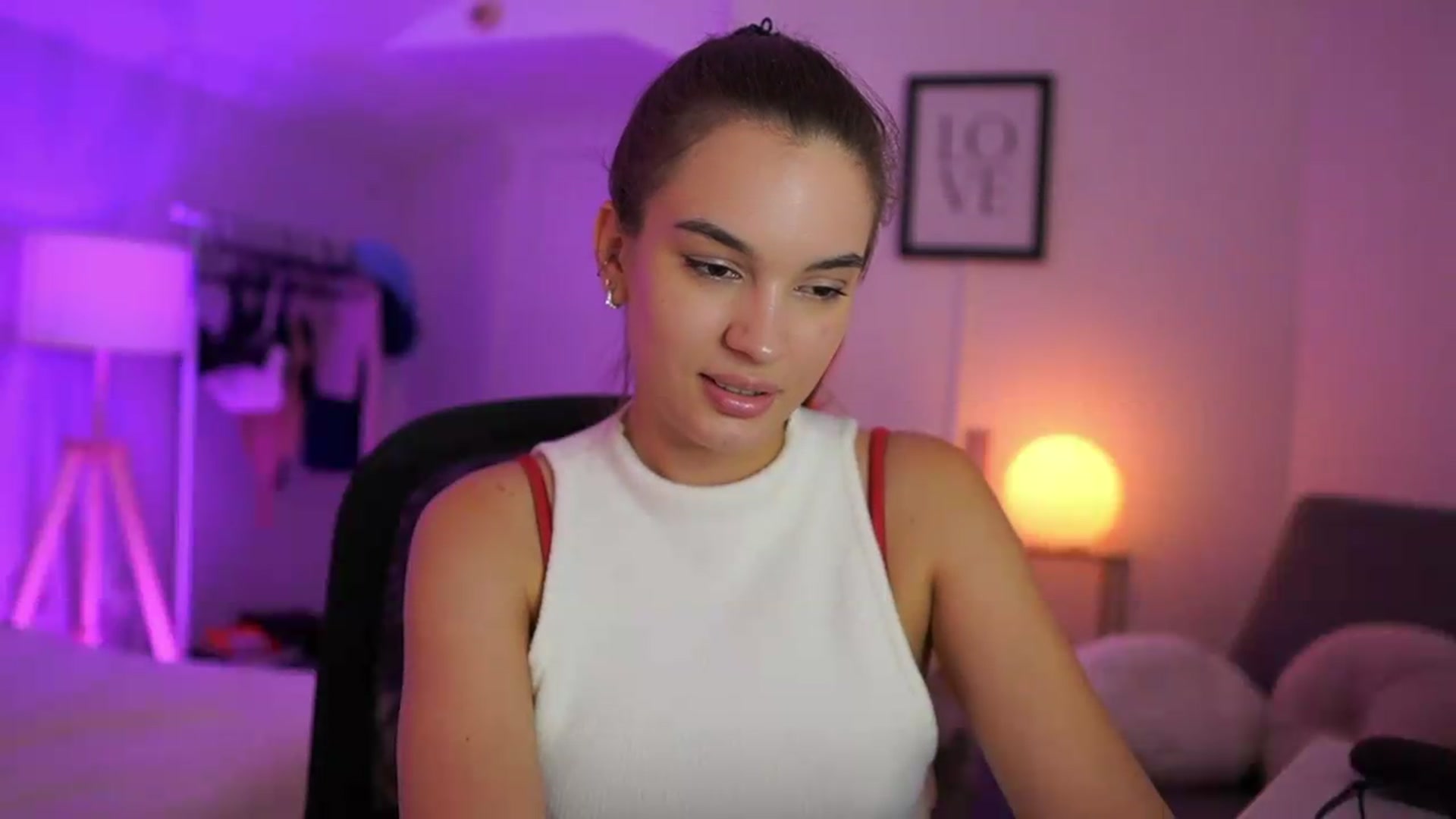 Gallery image thumbnail from Sky_Kate's myfreecams stream on, 09/10/2026, 16:32 image 8 of 20