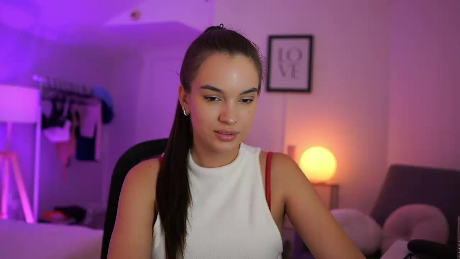 Gallery image thumbnail from Sky_Kate's myfreecams stream on, 09/10/2026, 16:32 image 2 of 20