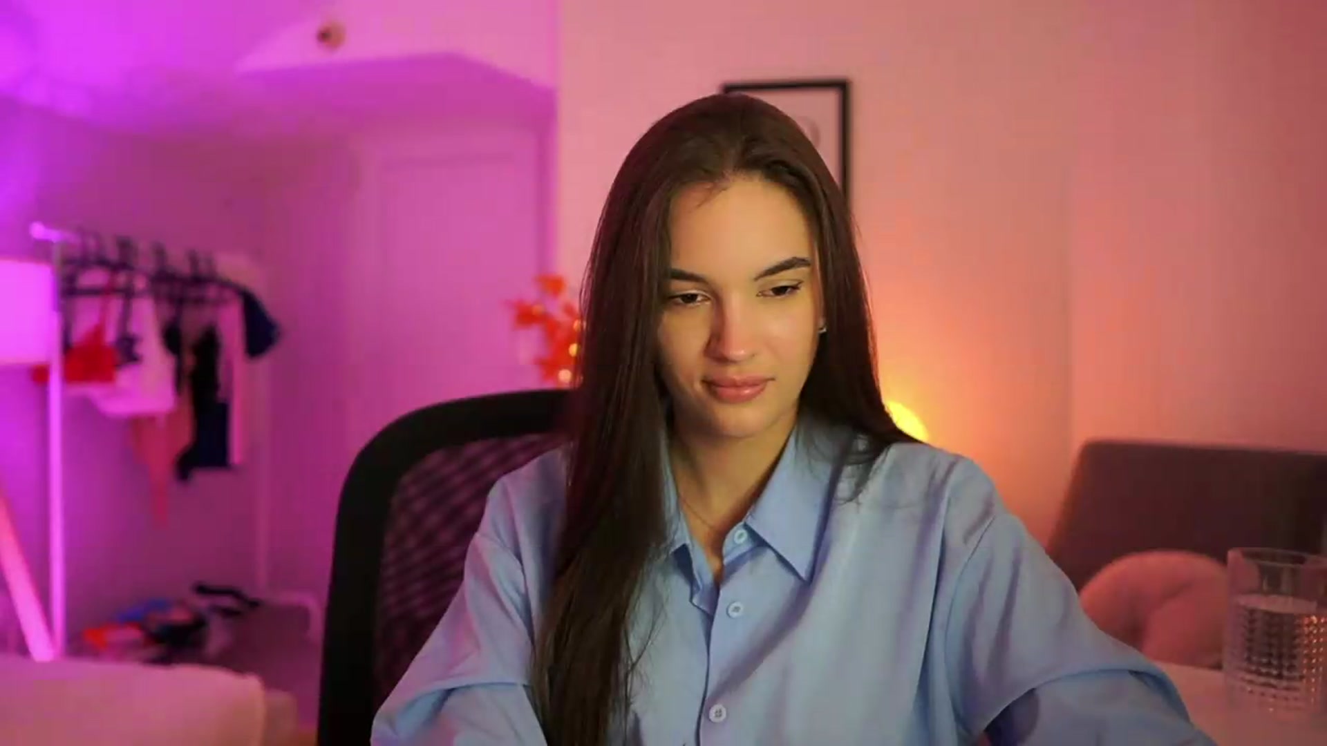 Gallery image thumbnail from Sky_Kate's myfreecams stream on, 09/12/2026, 19:35 image 13 of 20