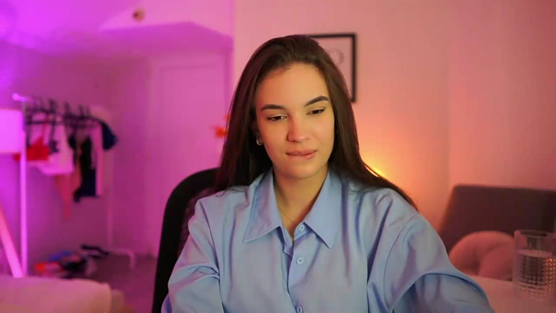Gallery image thumbnail from Sky_Kate's myfreecams stream on, 09/12/2026, 19:35 image 11 of 20