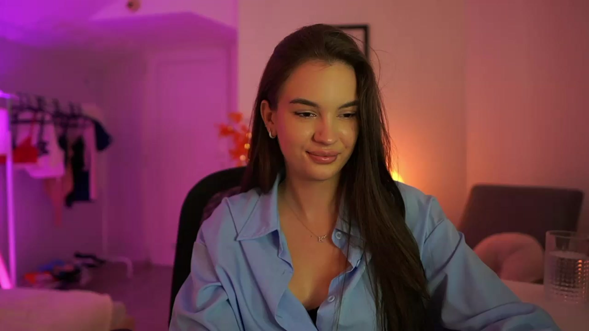 Gallery image thumbnail from Sky_Kate's myfreecams stream on, 09/12/2026, 19:35 image 17 of 20