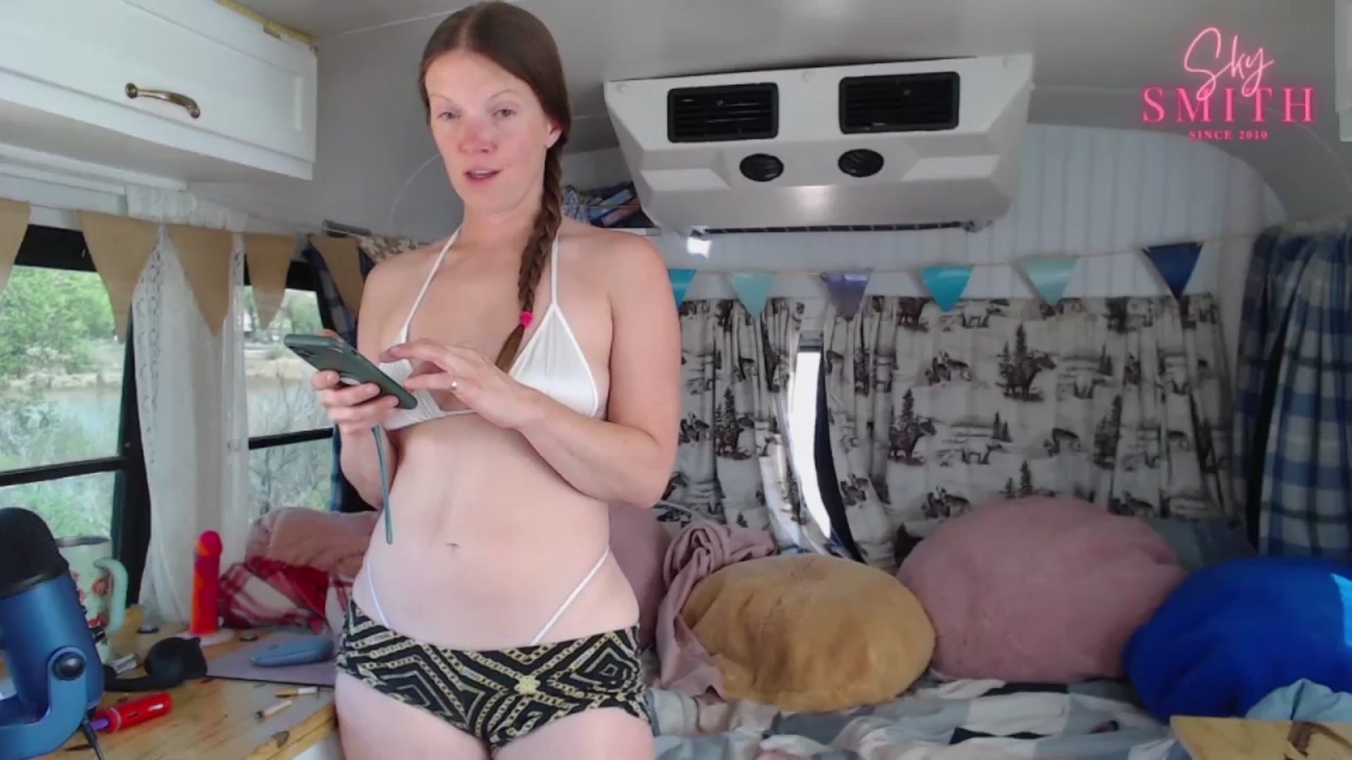 Gallery image thumbnail from Sky_Smith's myfreecams stream on, 04/28/2024, 20:09 image 10 of 20