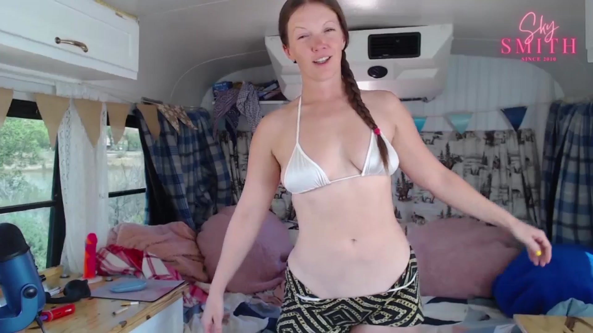Gallery image thumbnail from Sky_Smith's myfreecams stream on, 04/28/2024, 20:09 image 14 of 20