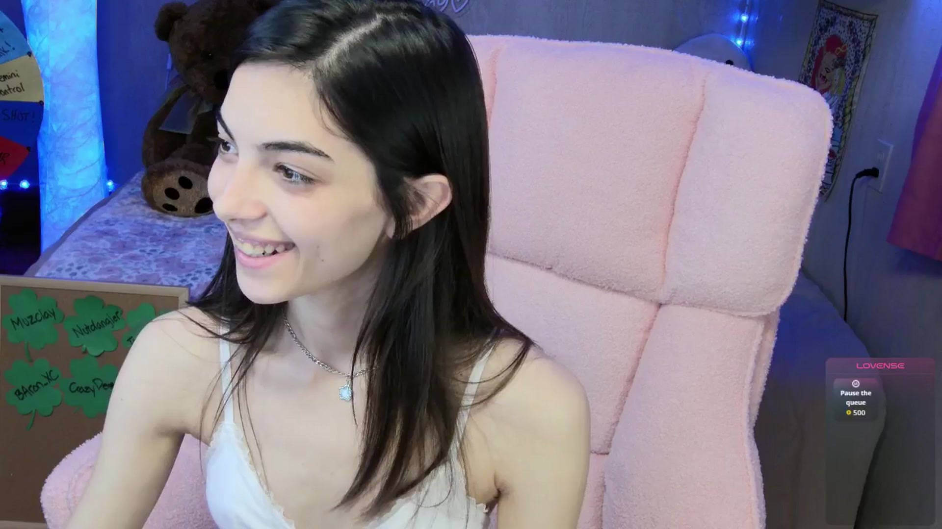 Gallery image thumbnail from Skybaby69's myfreecams stream on, 03/13/2026, 01:33 image 17 of 20