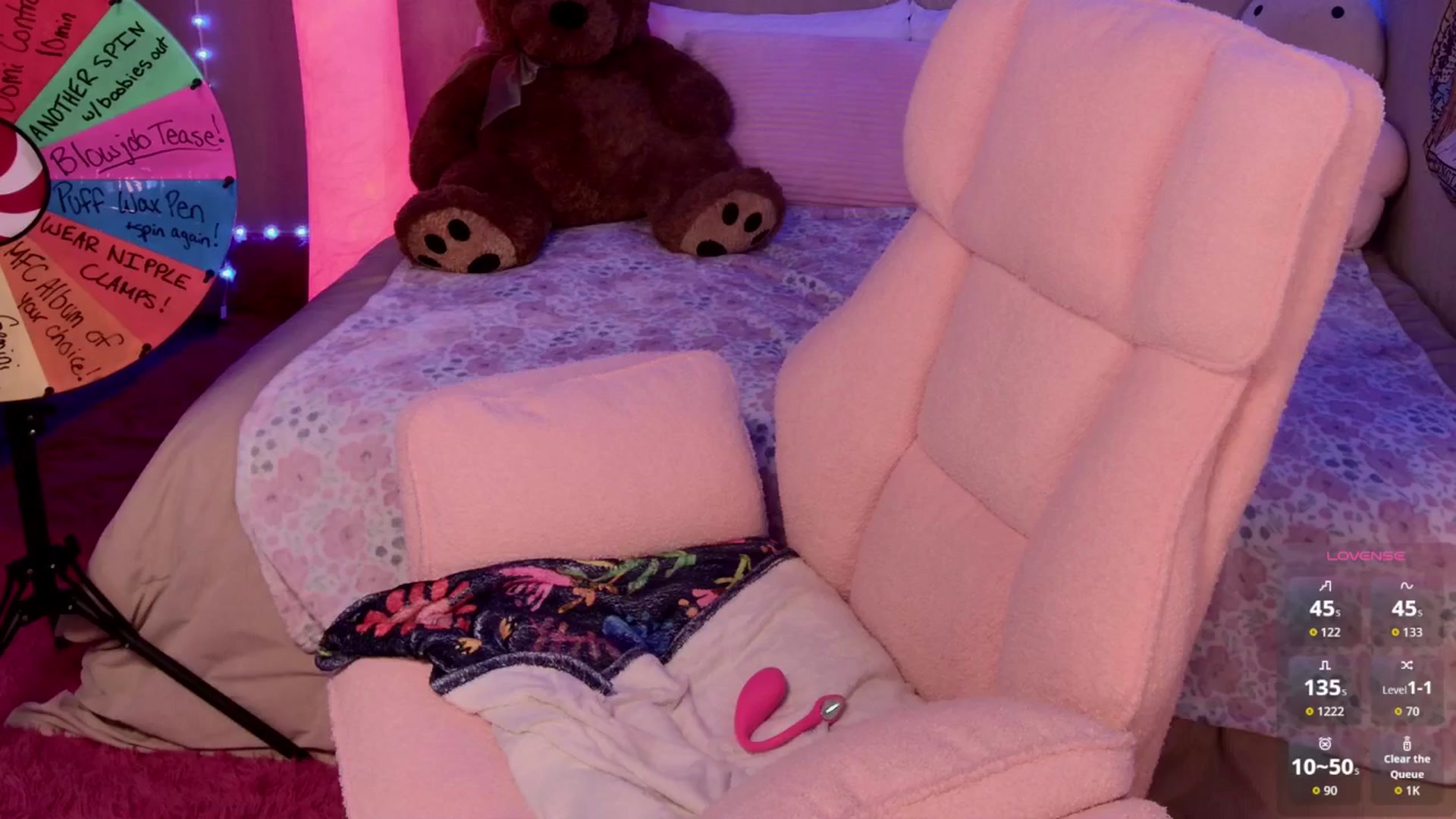 Gallery image thumbnail from Skybaby69's myfreecams stream on, 04/12/2026, 05:30 image 15 of 20