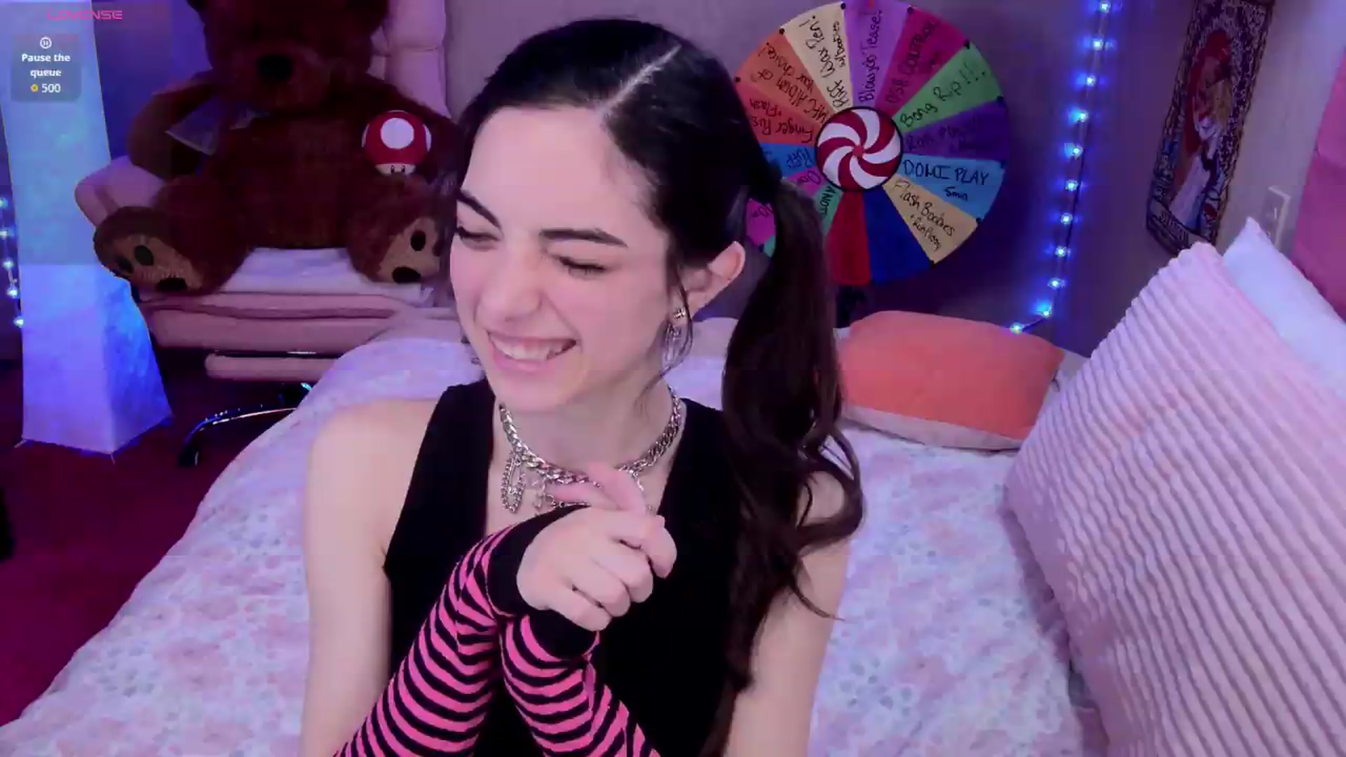 Gallery image thumbnail from Skybaby69's myfreecams stream on, 04/28/2026, 02:42 image 1 of 20