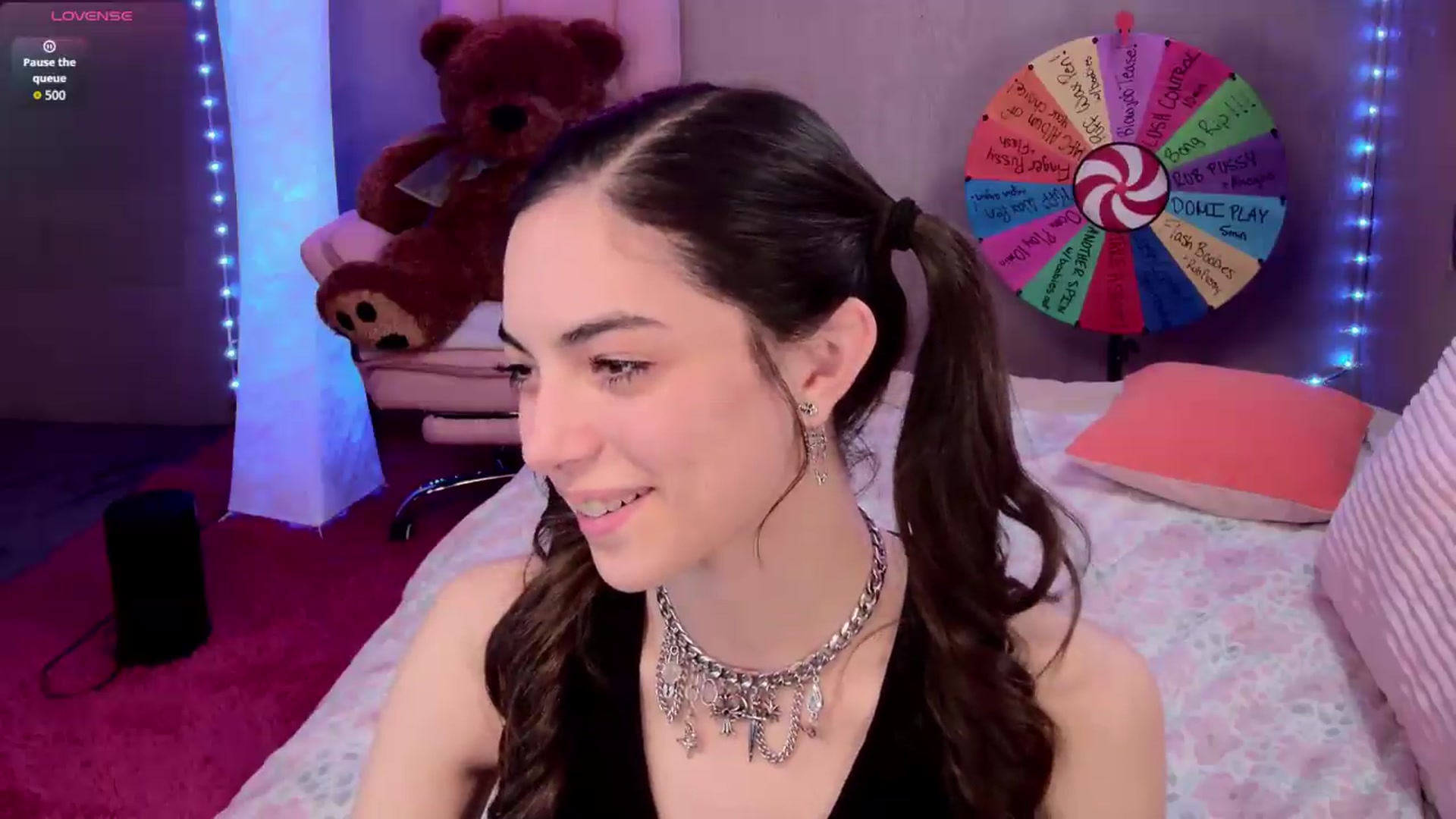 Gallery image thumbnail from Skybaby69's myfreecams stream on, 04/28/2026, 02:42 image 8 of 20
