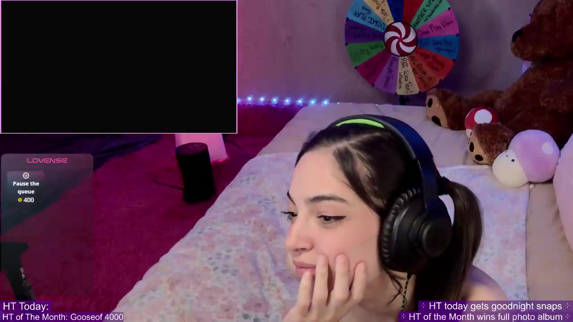 Gallery image thumbnail from Skybaby69's myfreecams stream on, 05/19/2026, 04:04 image 17 of 20