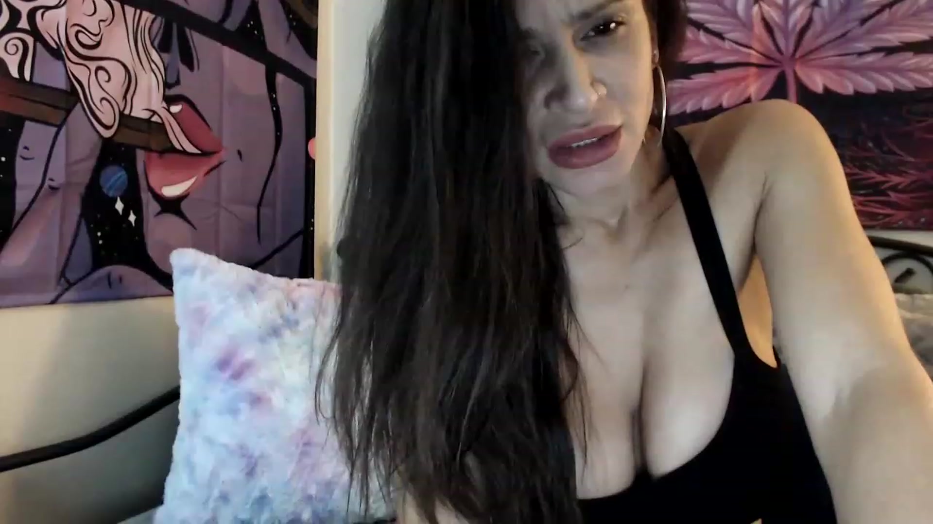 Gallery image thumbnail from Skye_Bunny's myfreecams stream on, 11/16/2022, 09:27 image 4 of 20