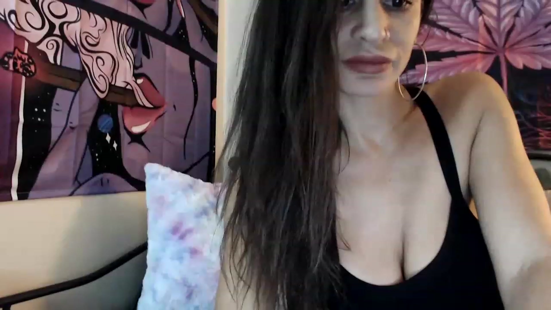 Gallery image thumbnail from Skye_Bunny's myfreecams stream on, 11/16/2022, 09:27 image 9 of 20