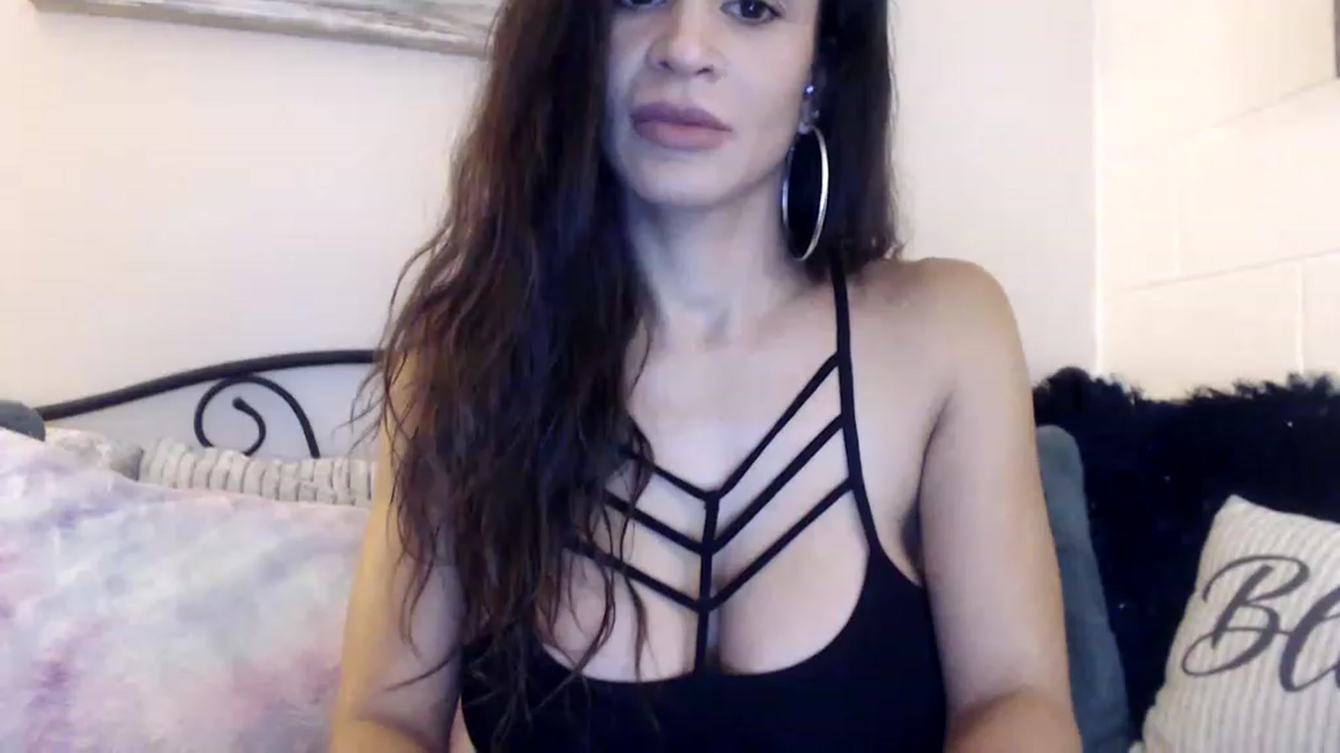 Gallery image thumbnail from Skye_Bunny's myfreecams stream on, 11/28/2022, 13:10 image 13 of 20