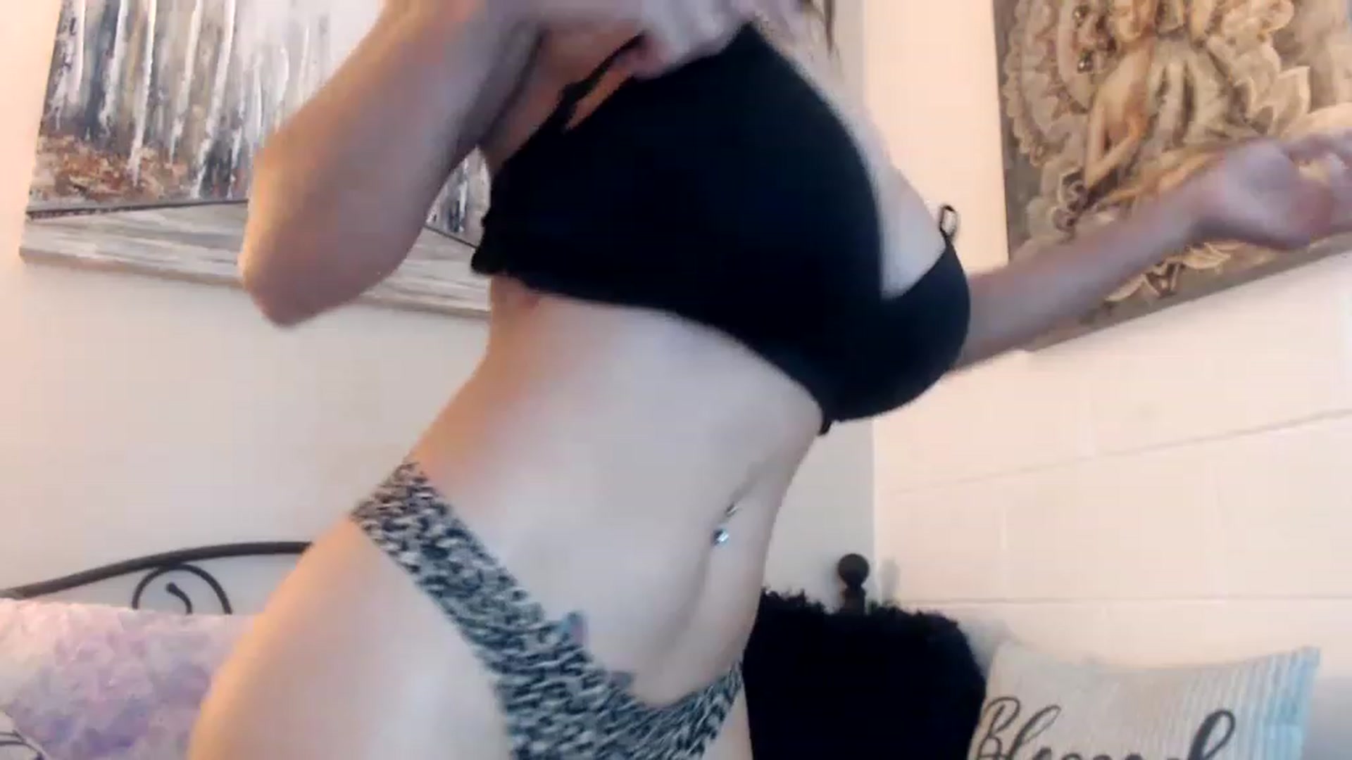 Gallery image thumbnail from Skye_Bunny's myfreecams stream on, 11/29/2022, 13:52 image 14 of 20