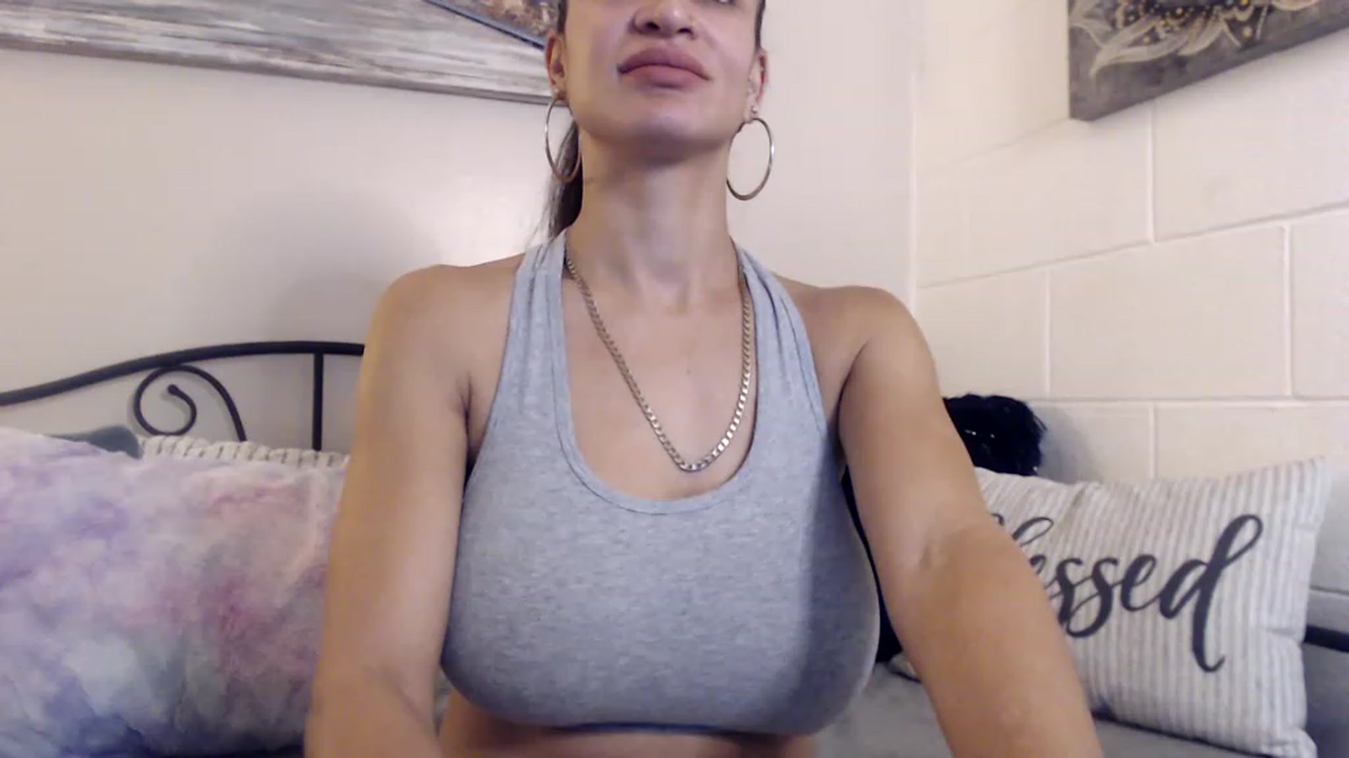 Gallery image thumbnail from Skye_Bunny's myfreecams stream on, 12/03/2022, 14:25 image 12 of 20