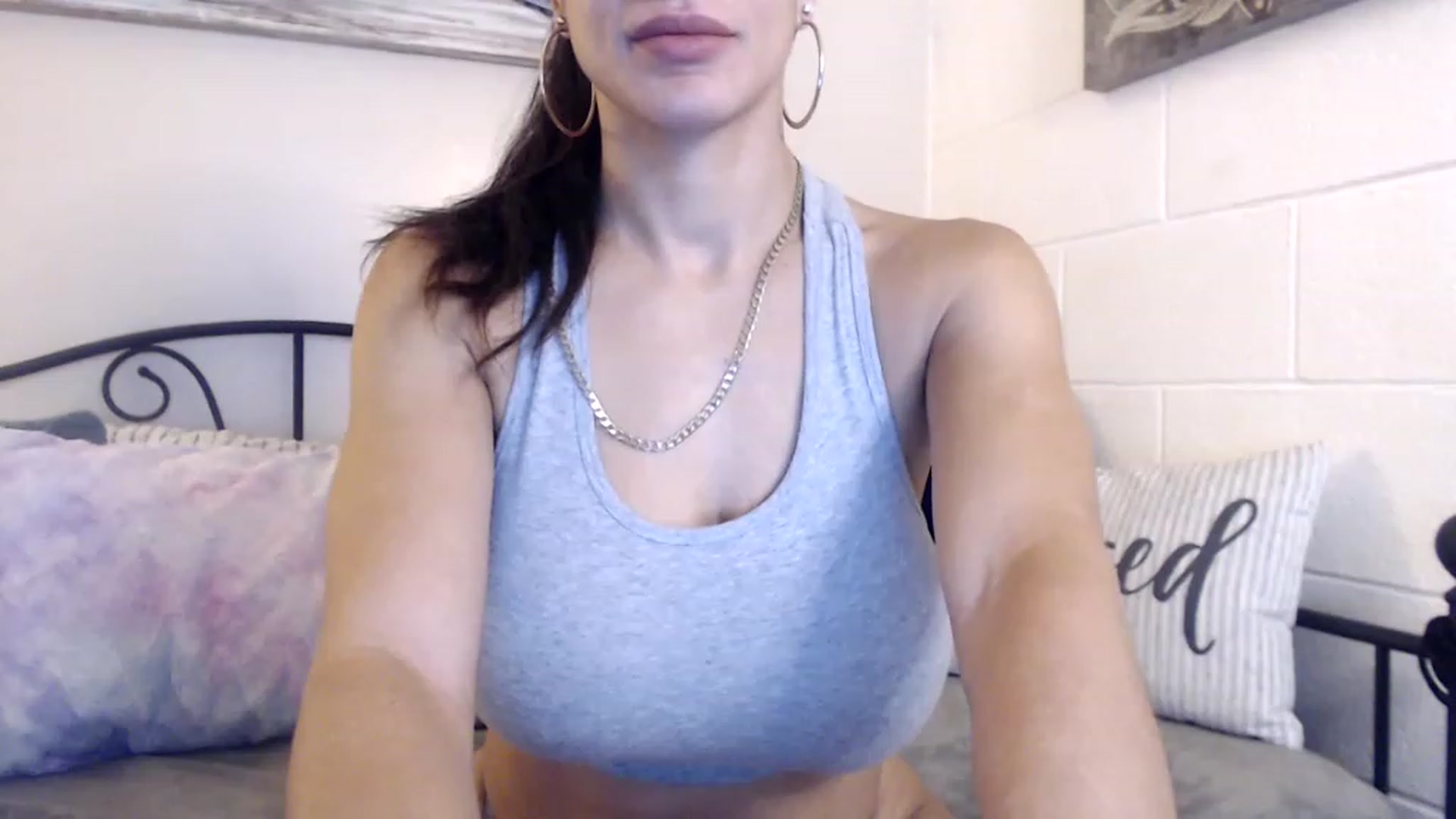 Gallery image thumbnail from Skye_Bunny's myfreecams stream on, 12/03/2022, 14:25 image 16 of 20