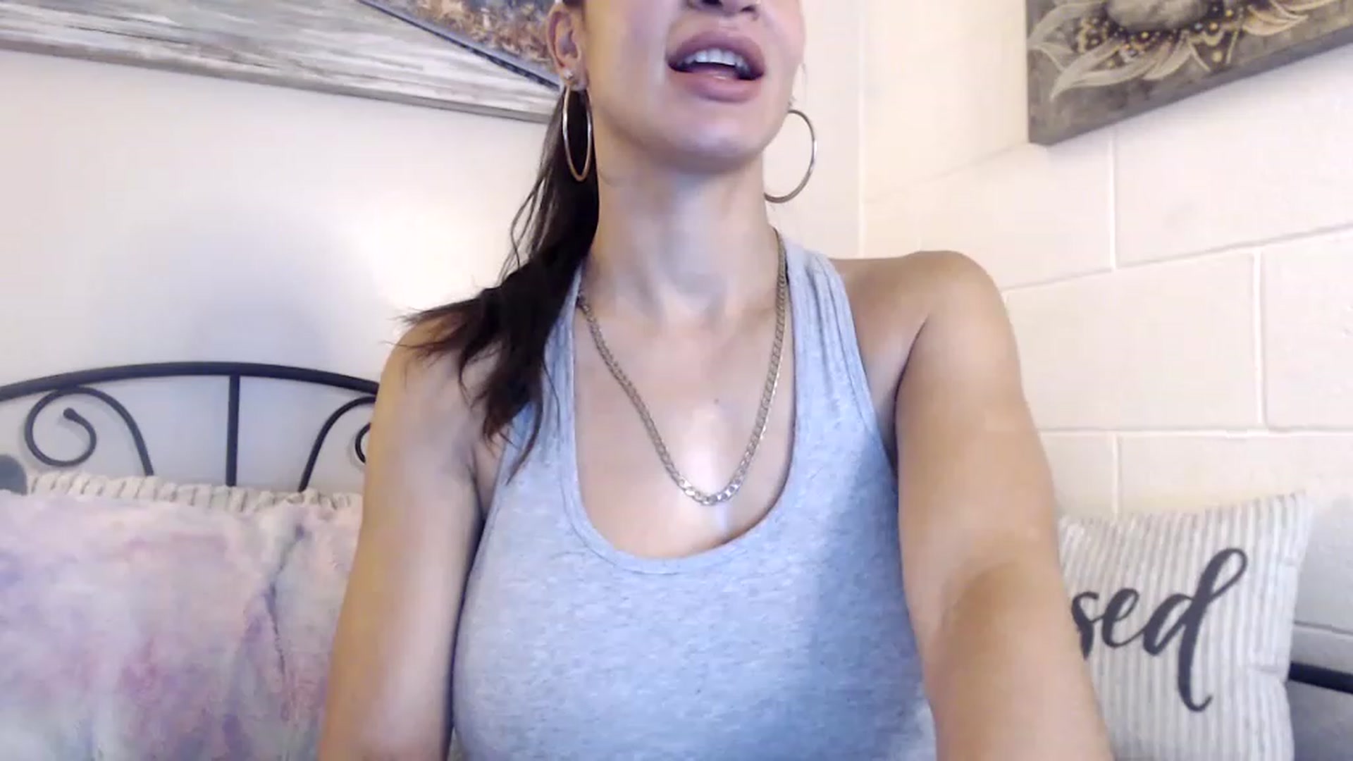 Gallery image thumbnail from Skye_Bunny's myfreecams stream on, 12/03/2022, 15:59 image 3 of 20