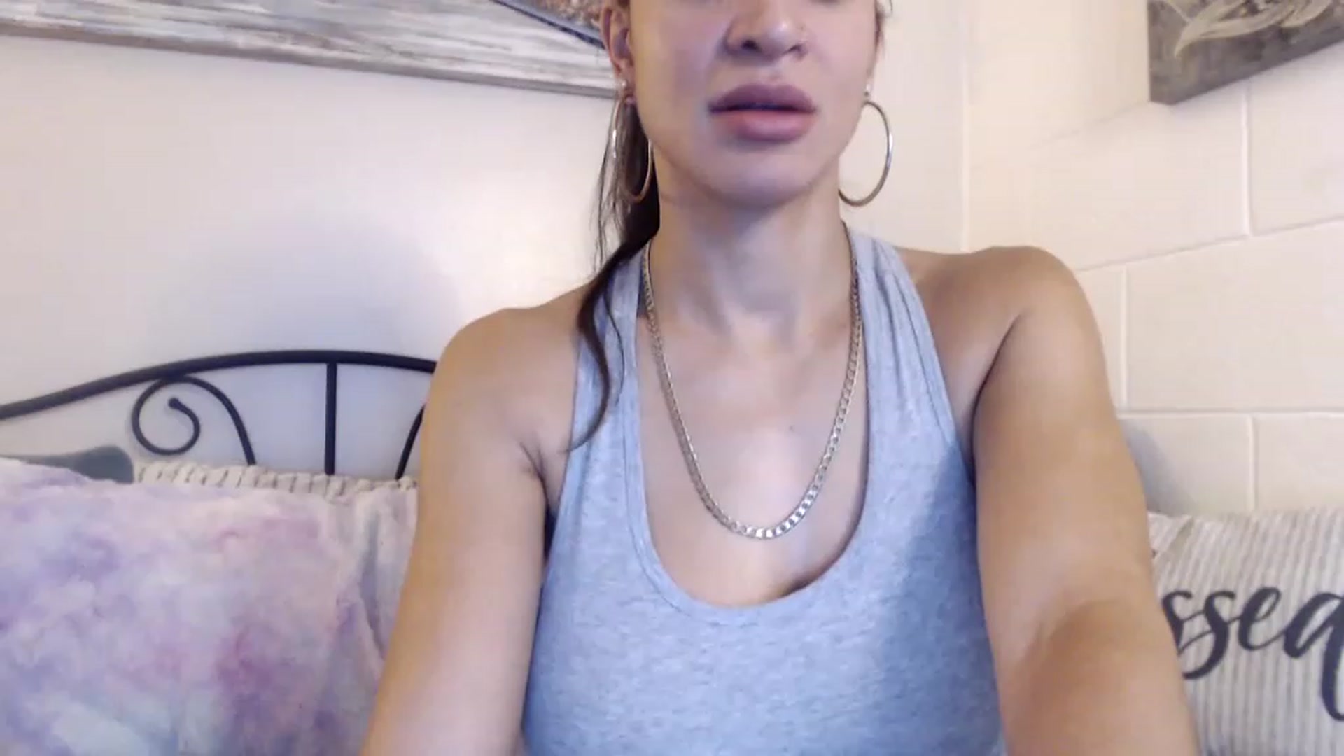 Gallery image thumbnail from Skye_Bunny's myfreecams stream on, 12/03/2022, 15:59 image 12 of 20