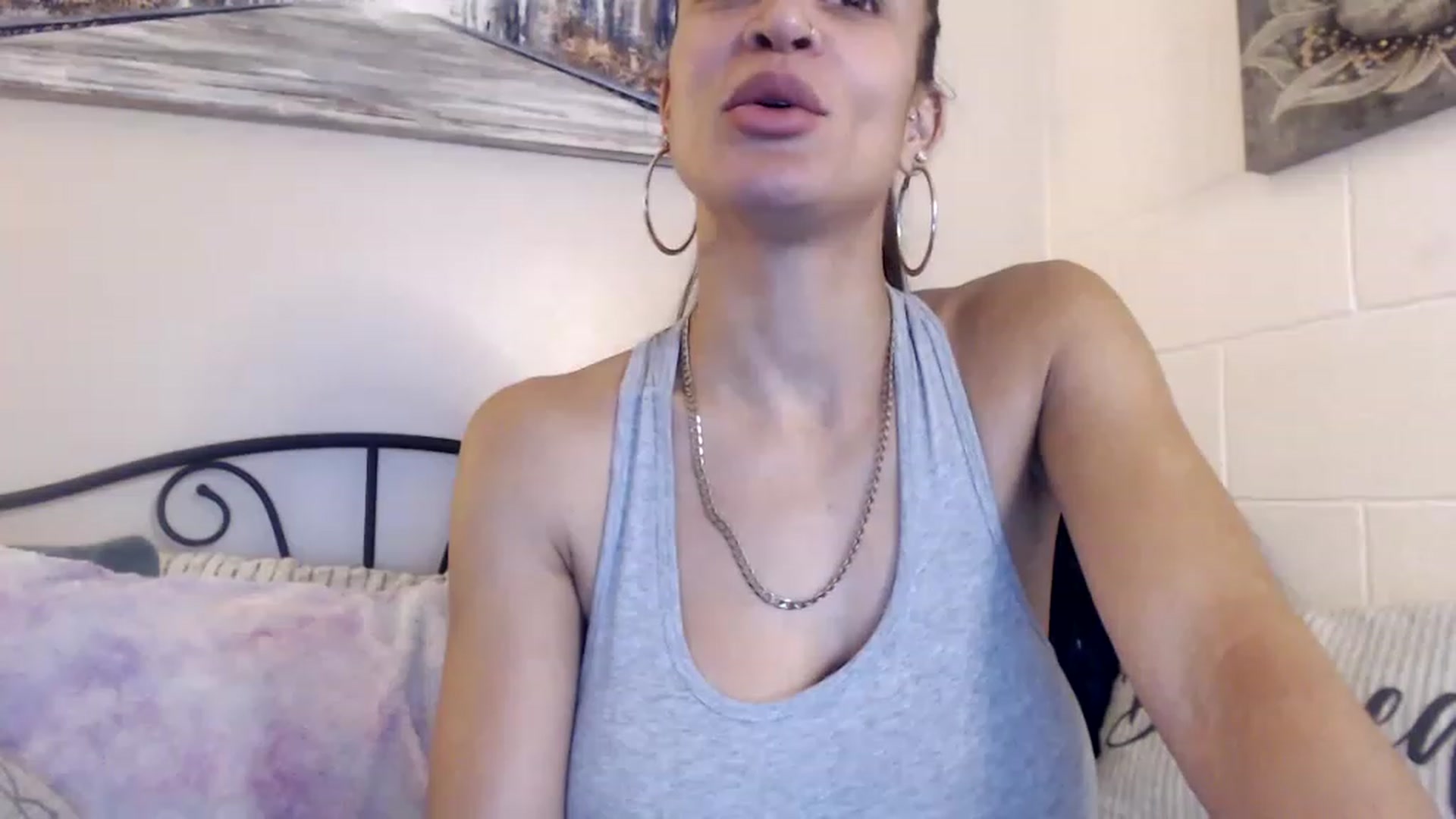 Gallery image thumbnail from Skye_Bunny's myfreecams stream on, 12/03/2022, 15:59 image 15 of 20
