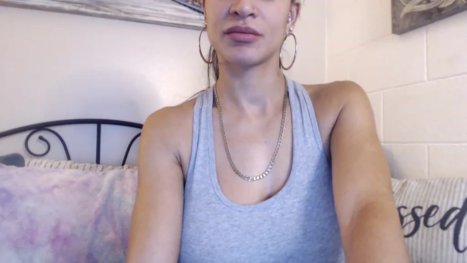 Gallery image thumbnail from Skye_Bunny's myfreecams stream on, 12/03/2022, 15:59 image 17 of 20