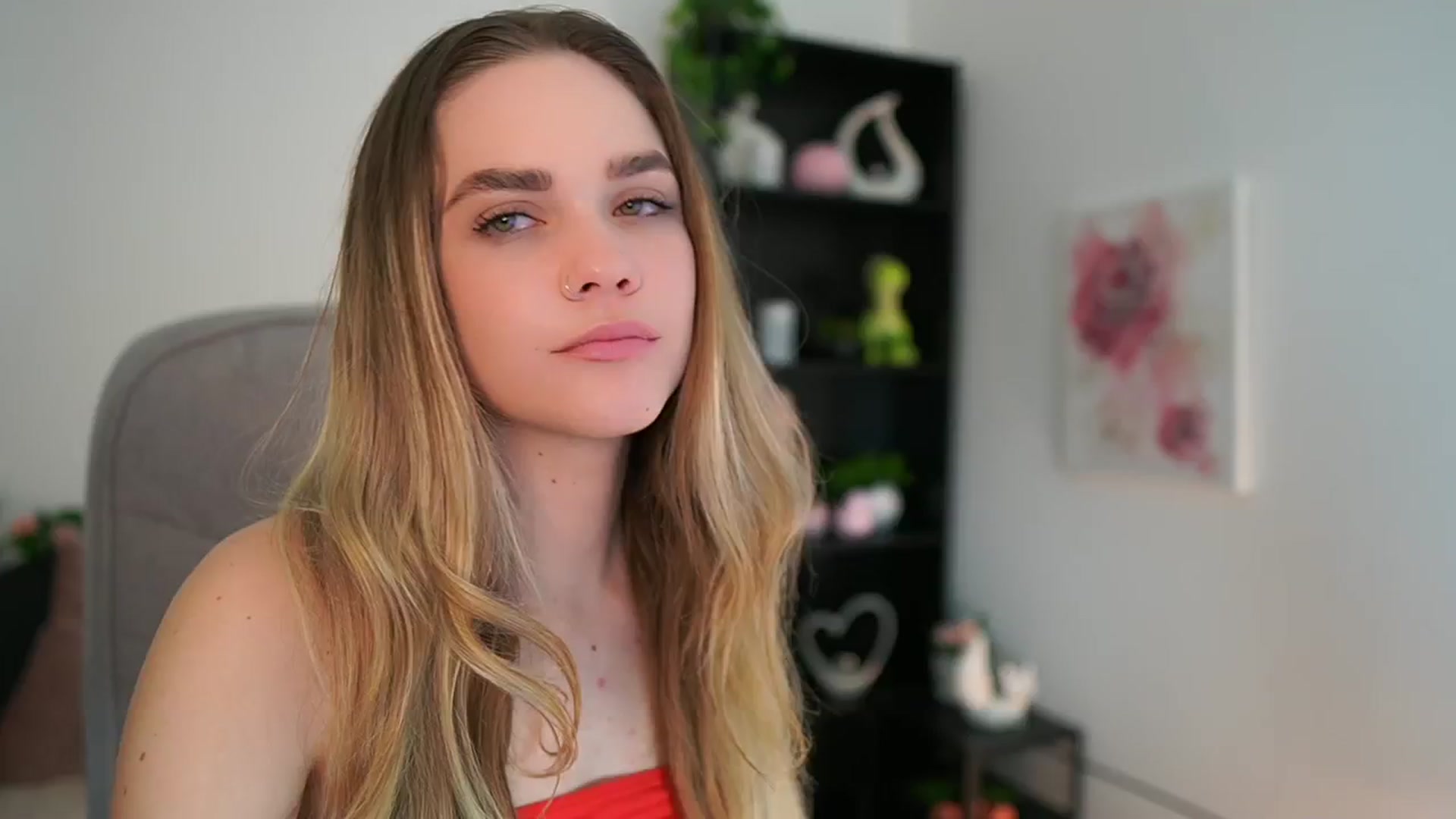 Gallery image thumbnail from Skyla_Novea_'s myfreecams stream on, 03/18/2024, 21:16 image 5 of 20