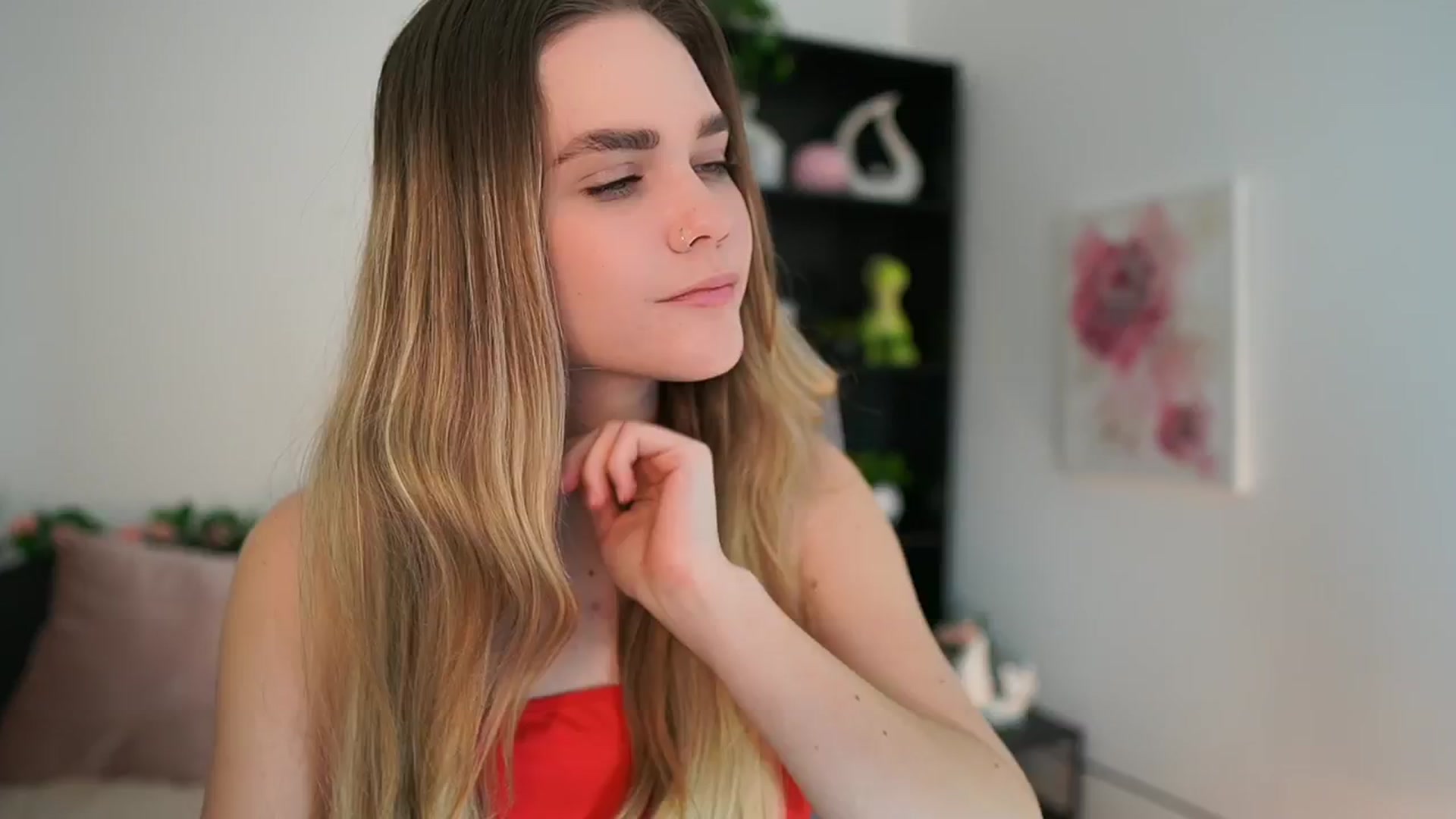 Gallery image thumbnail from Skyla_Novea_'s myfreecams stream on, 03/18/2024, 21:16 image 10 of 20