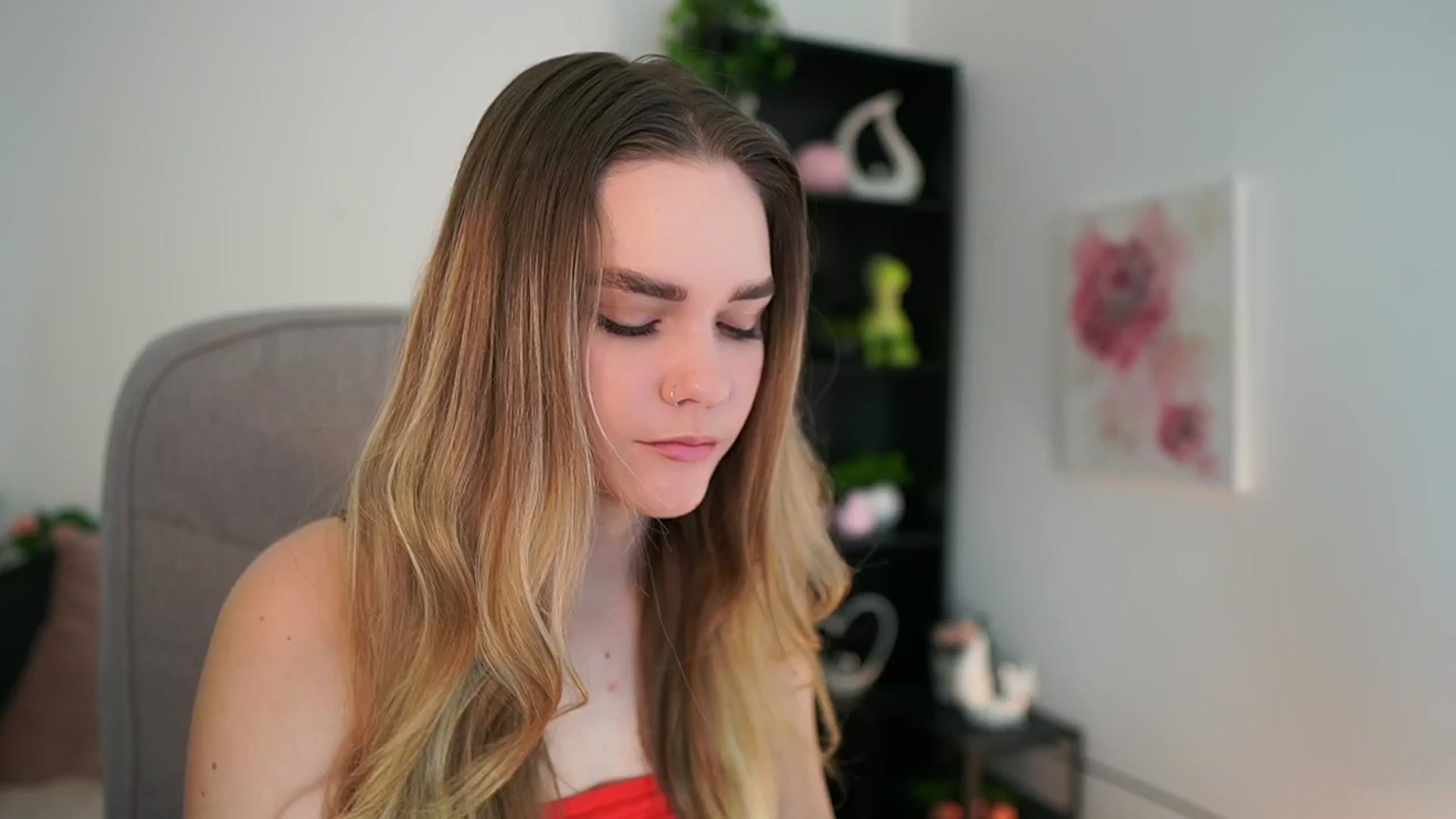 Gallery image thumbnail from Skyla_Novea_'s myfreecams stream on, 03/18/2024, 21:16 image 8 of 20