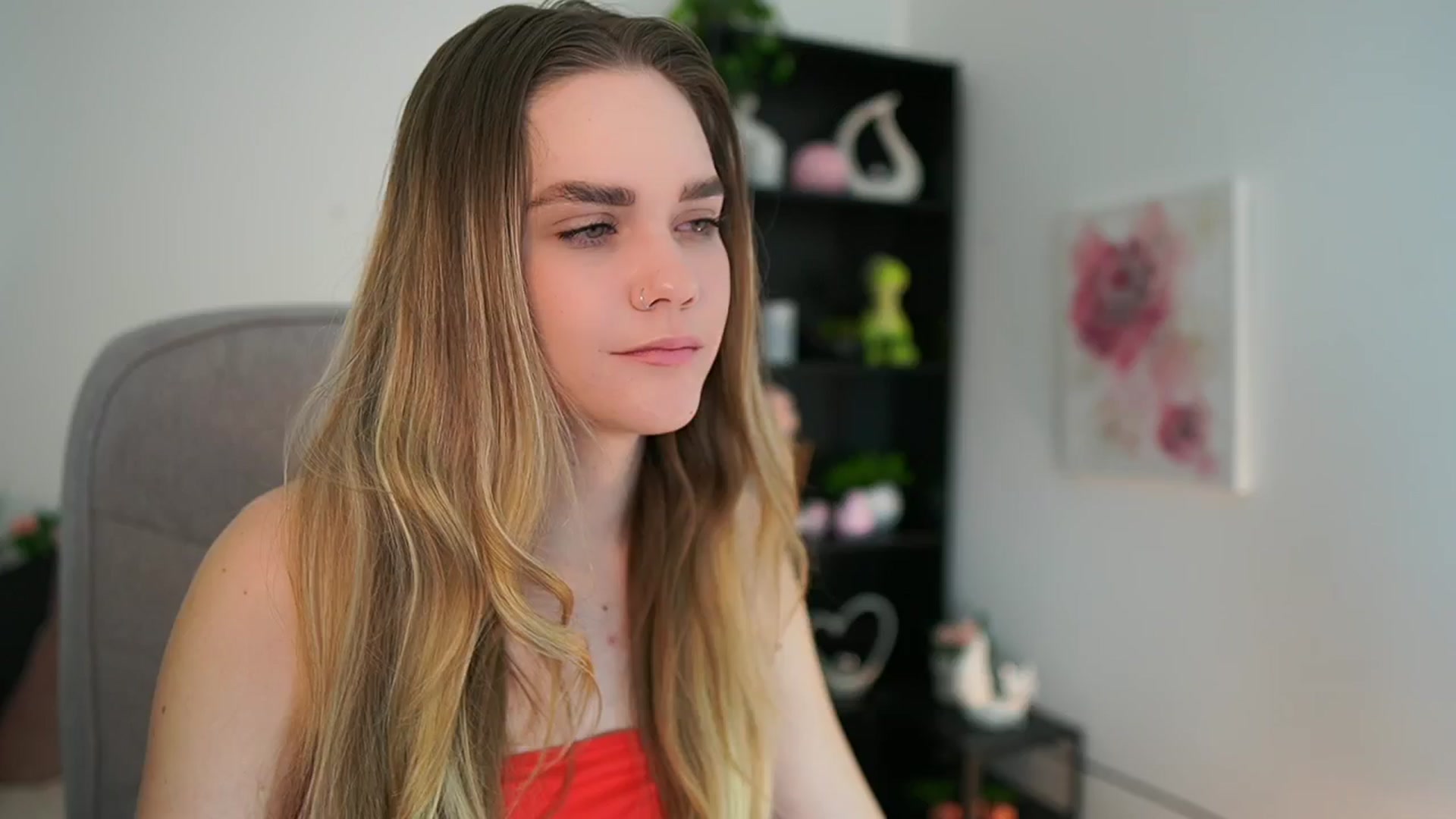 Gallery image thumbnail from Skyla_Novea_'s myfreecams stream on, 03/18/2024, 21:16 image 6 of 20