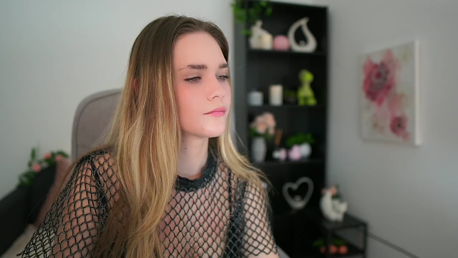 Gallery image thumbnail from Skyla_Novea_'s myfreecams stream on, 03/21/2024, 20:13 image 12 of 20