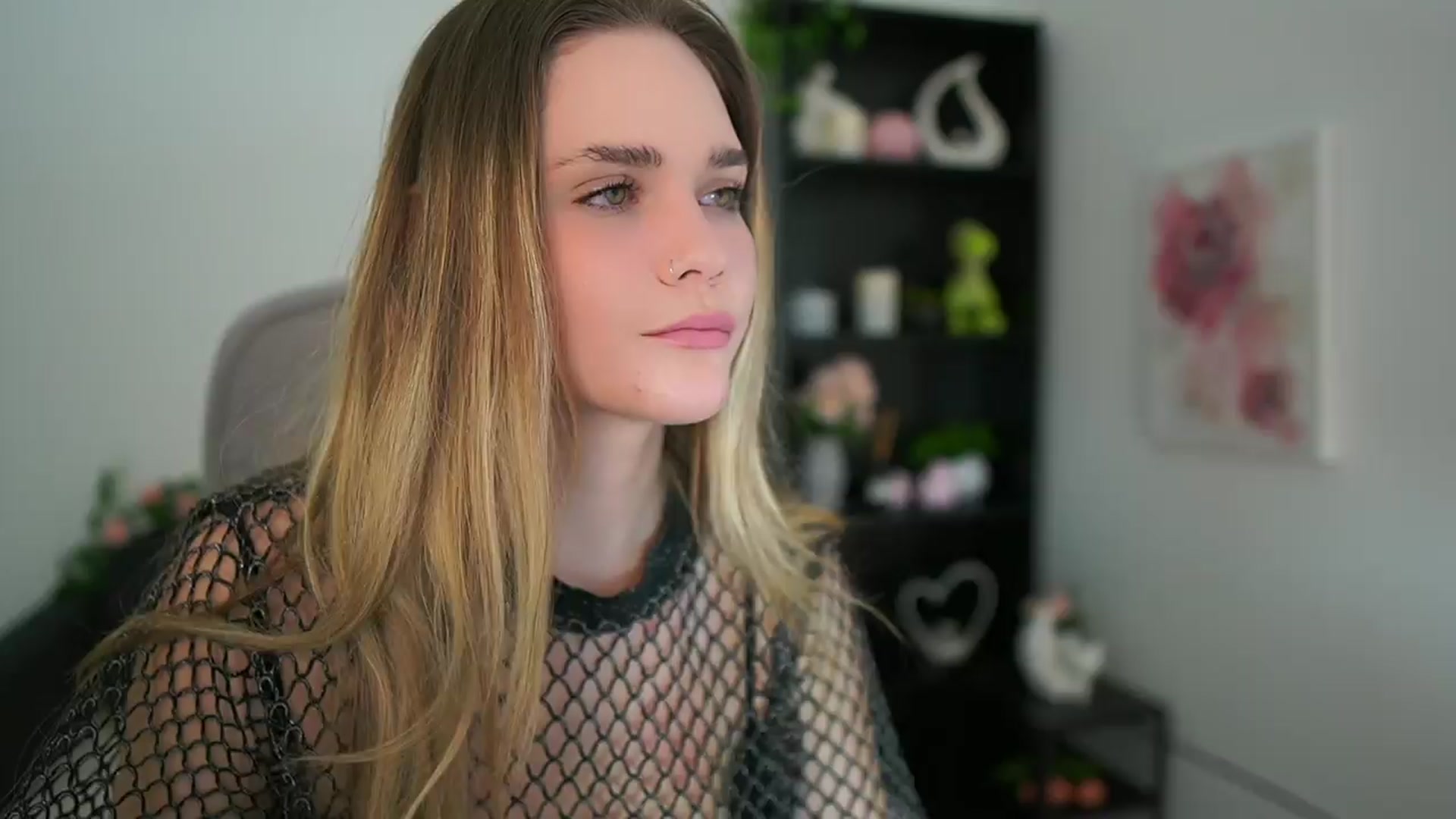 Gallery image thumbnail from Skyla_Novea_'s myfreecams stream on, 03/21/2024, 20:13 image 15 of 20