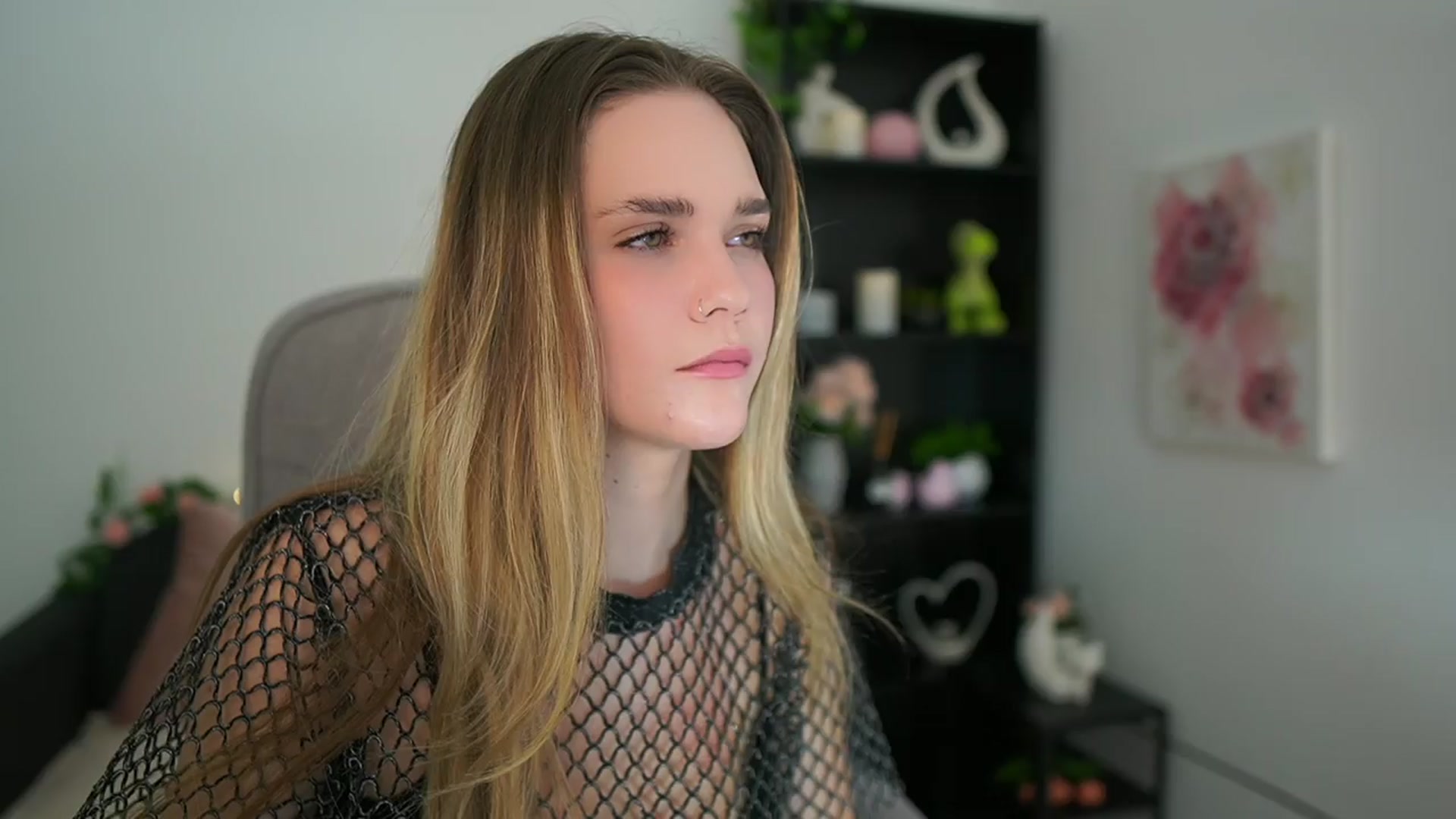 Gallery image thumbnail from Skyla_Novea_'s myfreecams stream on, 03/21/2024, 20:13 image 10 of 20