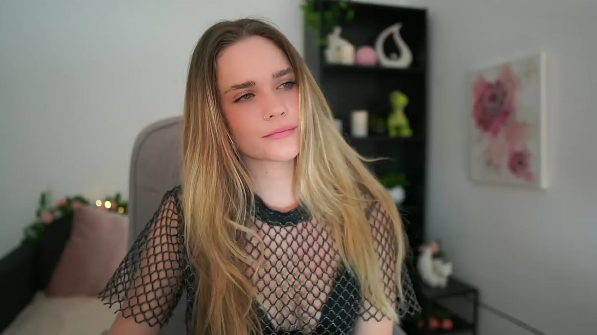 Gallery image thumbnail from Skyla_Novea_'s myfreecams stream on, 03/21/2024, 20:13 image 17 of 20