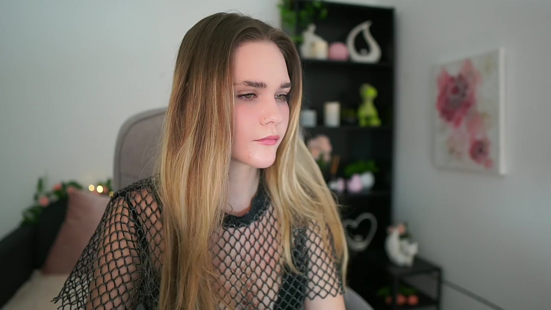 Gallery image thumbnail from Skyla_Novea_'s myfreecams stream on, 03/21/2024, 20:13 image 18 of 20